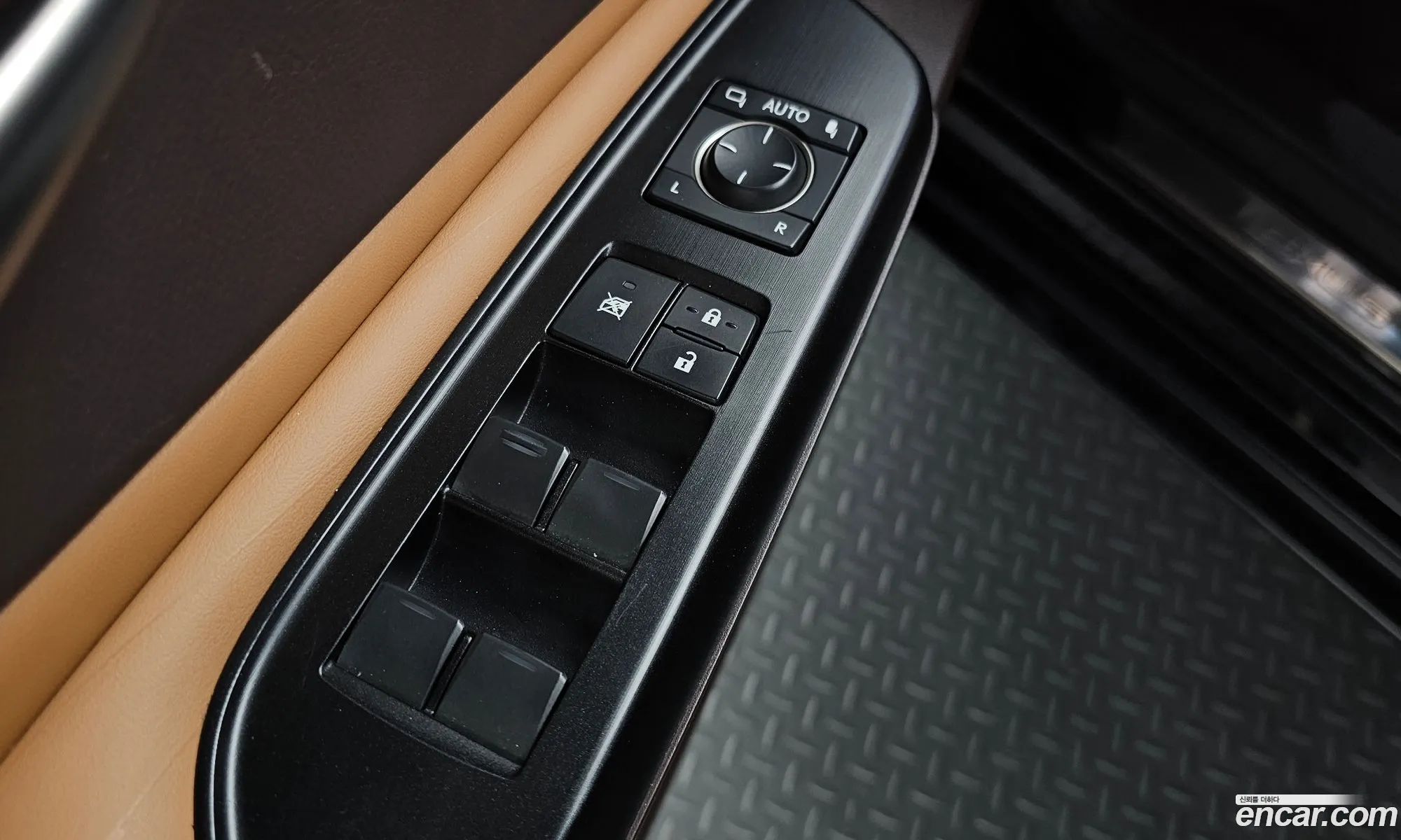 Lexus ES300h 7th Gen 2018 JTHB21B12K2008962 — 10