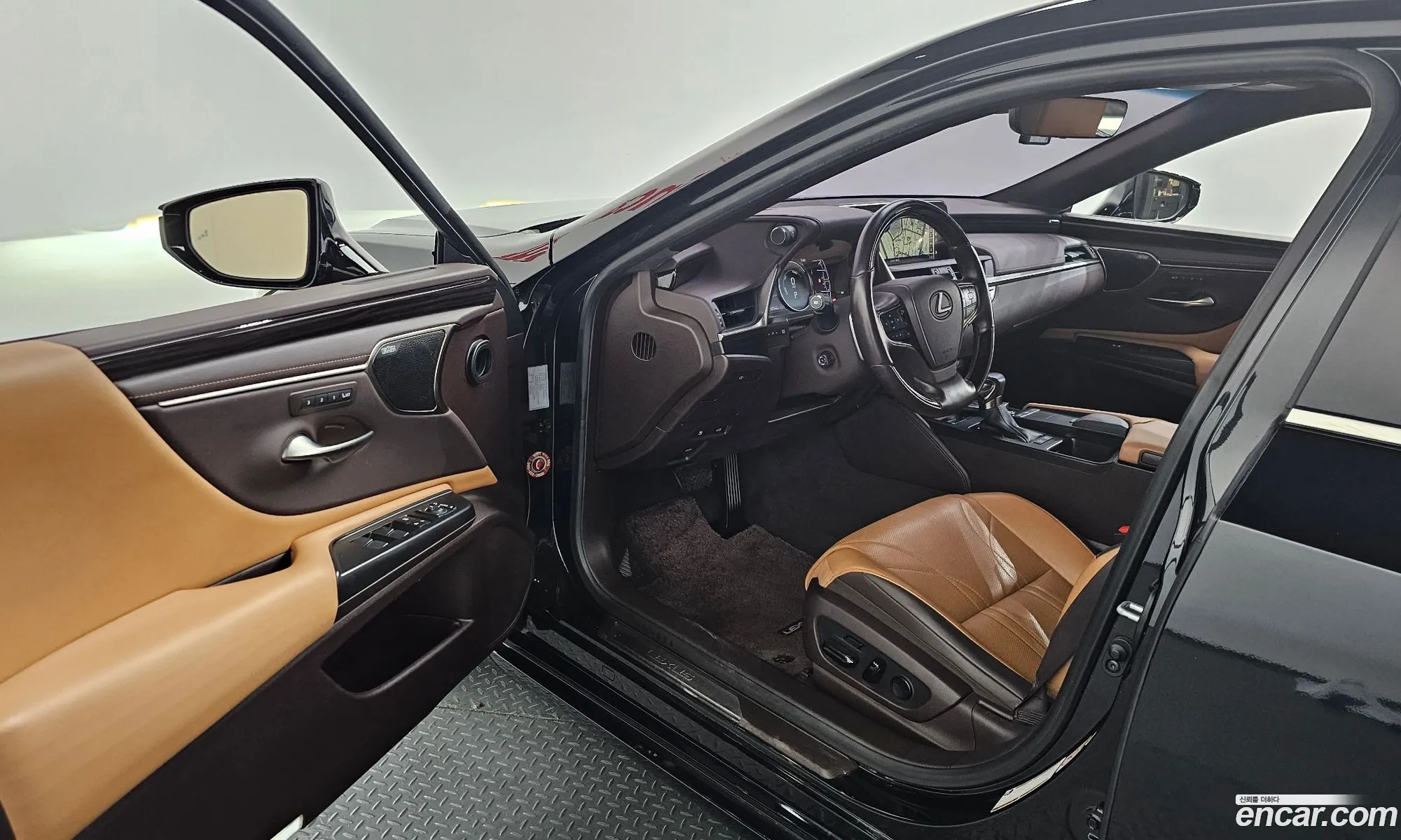 Lexus ES300h 7th Gen 2018 JTHB21B12K2008962 — 17