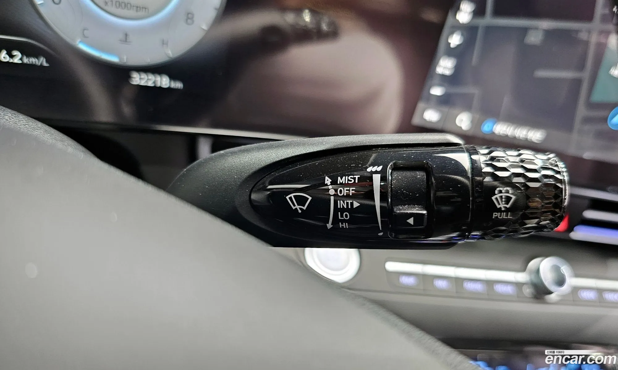 Hyundai Elantra 2023 — 4