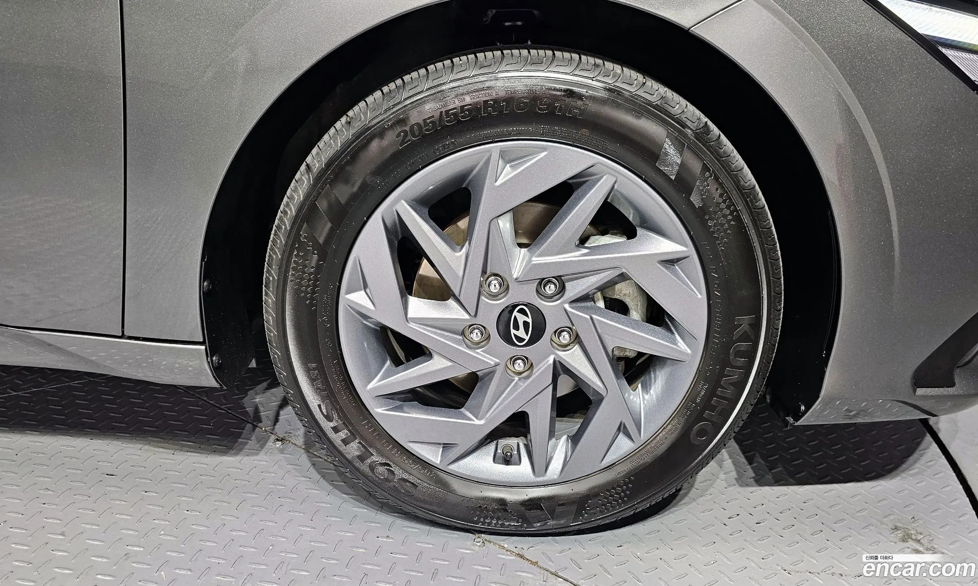 Hyundai Elantra 2023 — 14