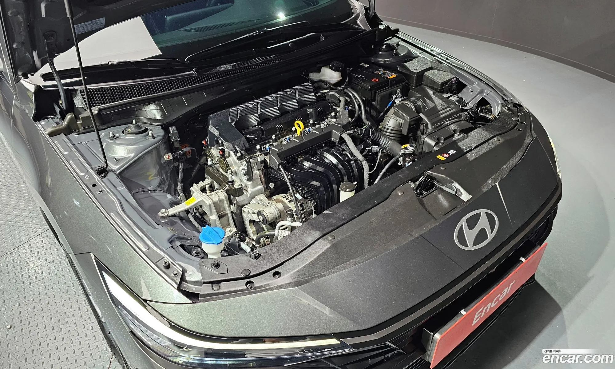 Hyundai Elantra 2023 — 25