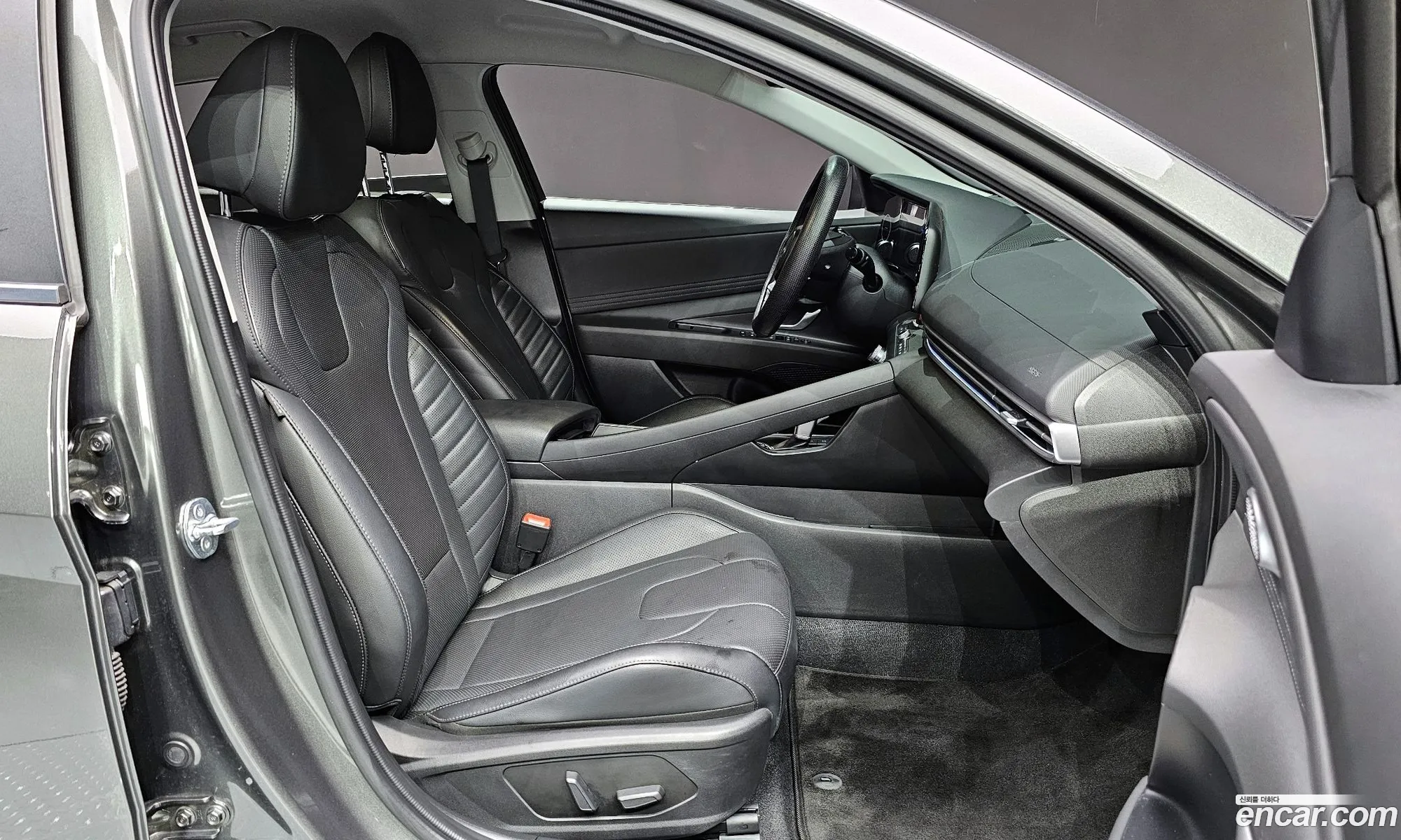Hyundai Elantra 2023 — 26