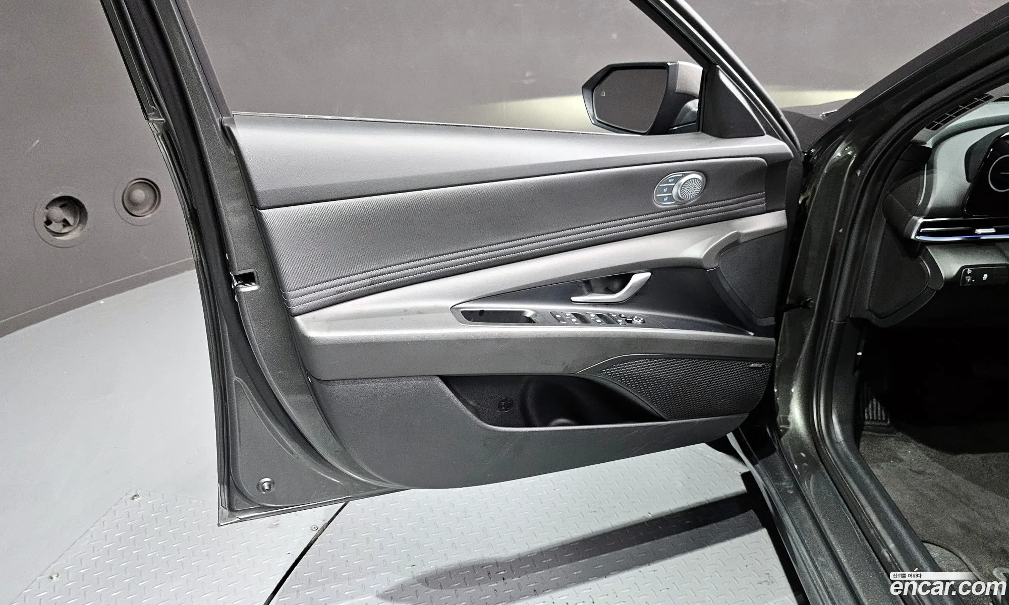 Hyundai Elantra 2023 — 10