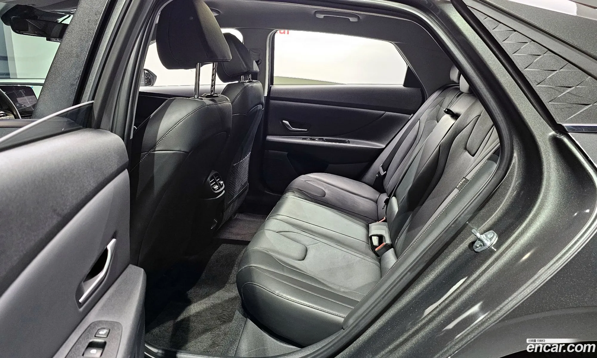Hyundai Elantra 2023 — 9