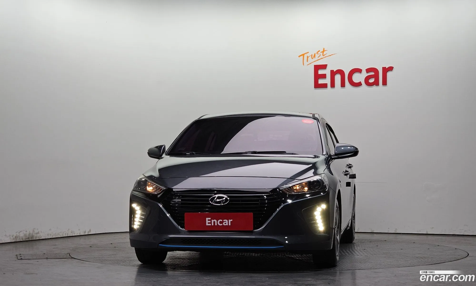 Hyundai Ioniq Hybrid 2016 — 2