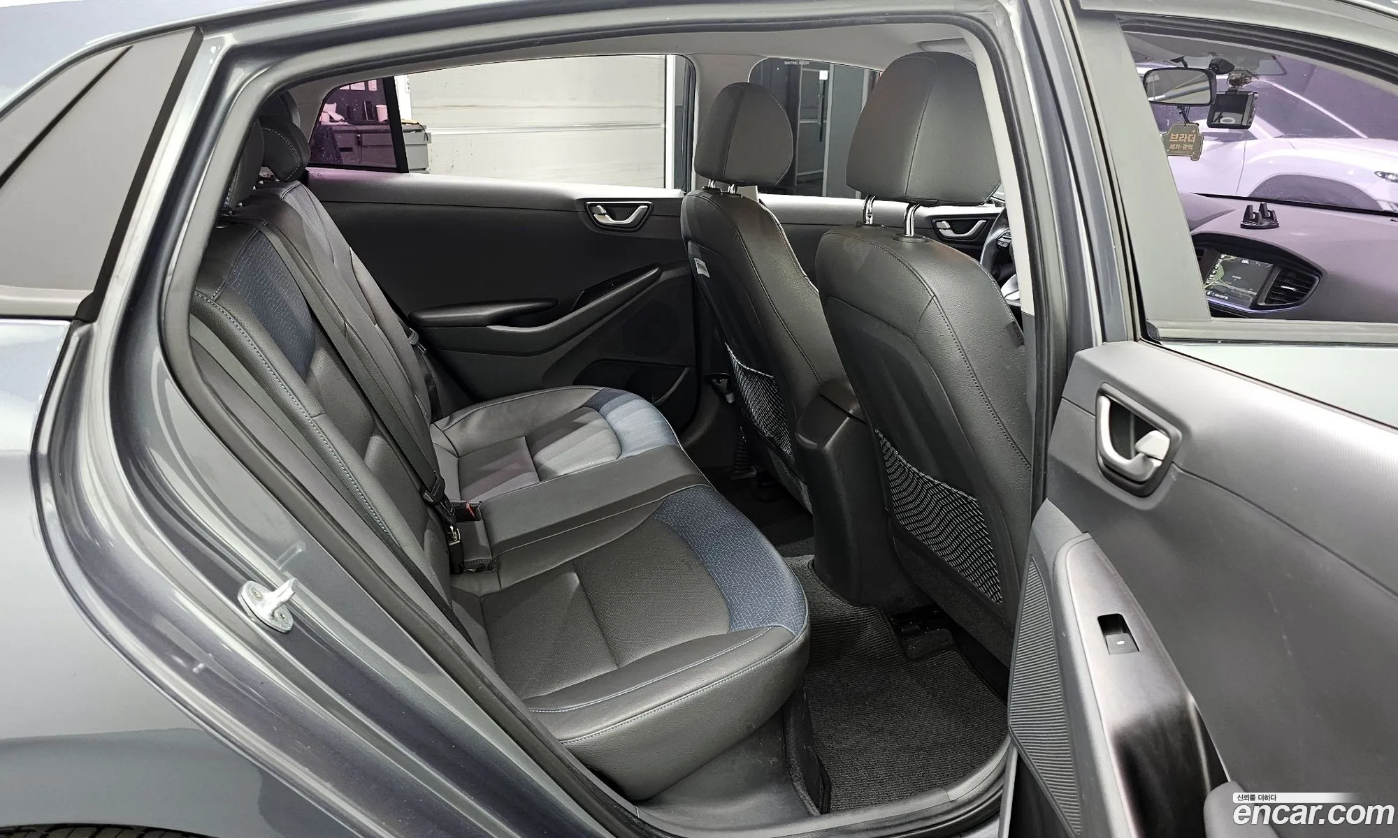 Hyundai Ioniq Hybrid 2016 — 26