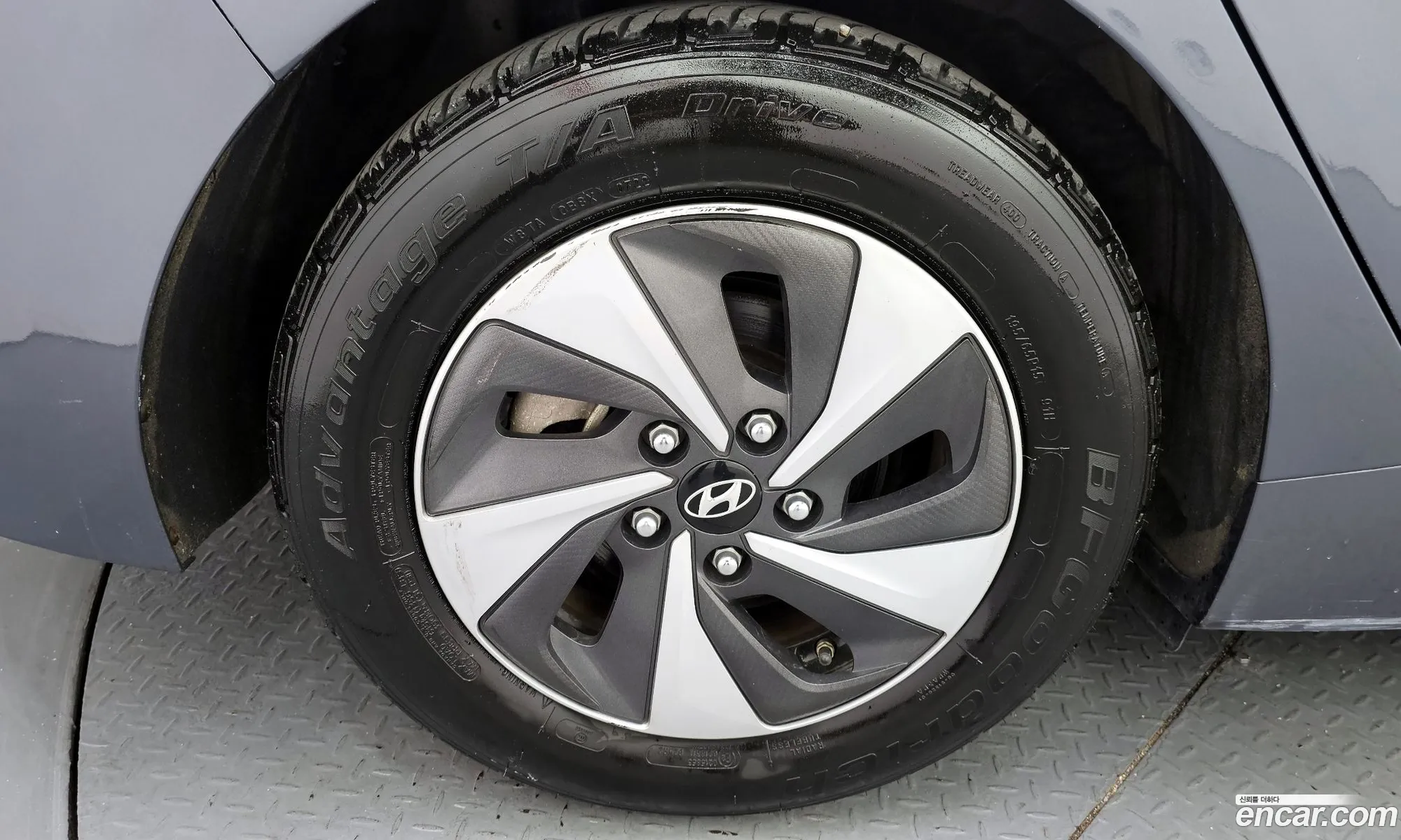 Hyundai Ioniq Hybrid 2016 — 32