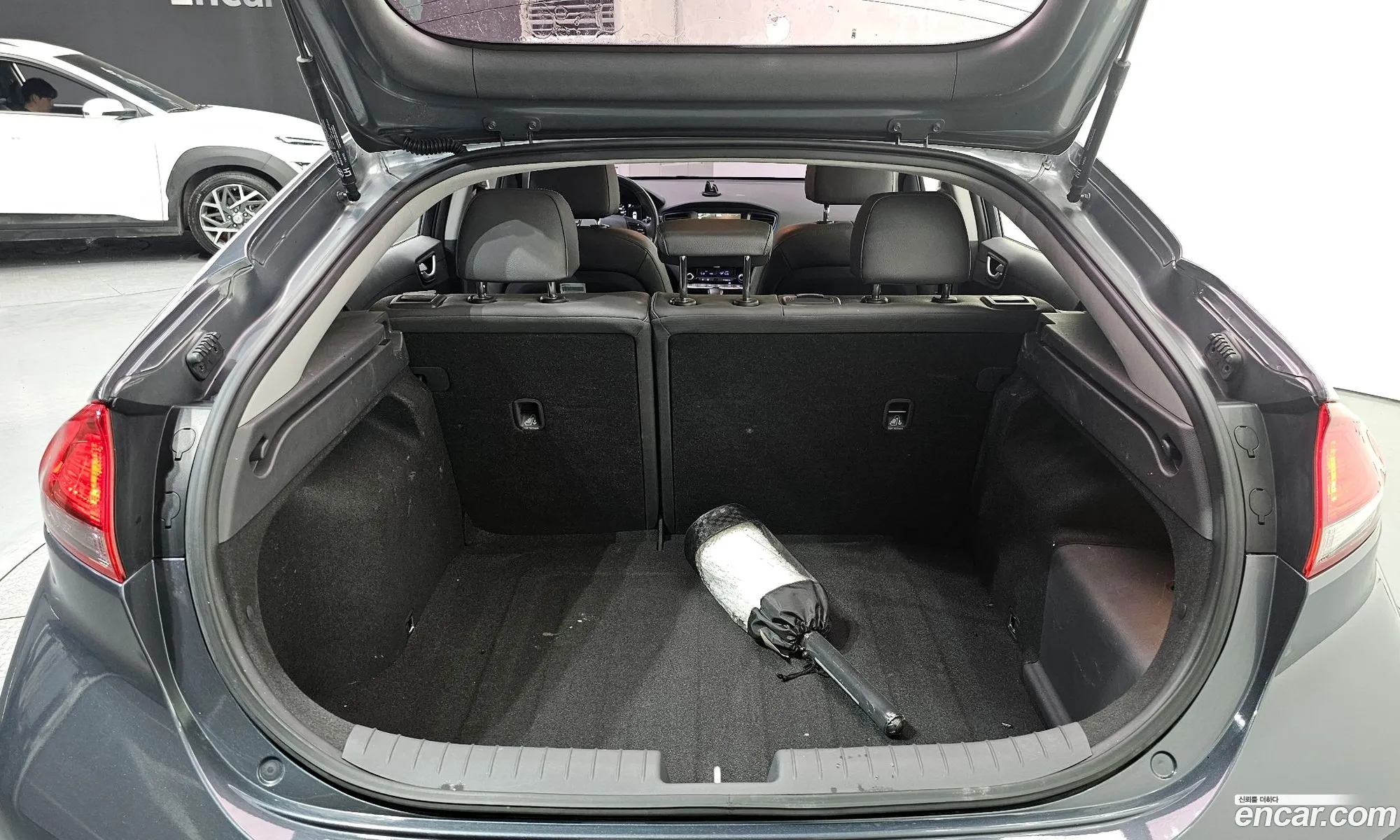 Hyundai Ioniq Hybrid 2016 — 3