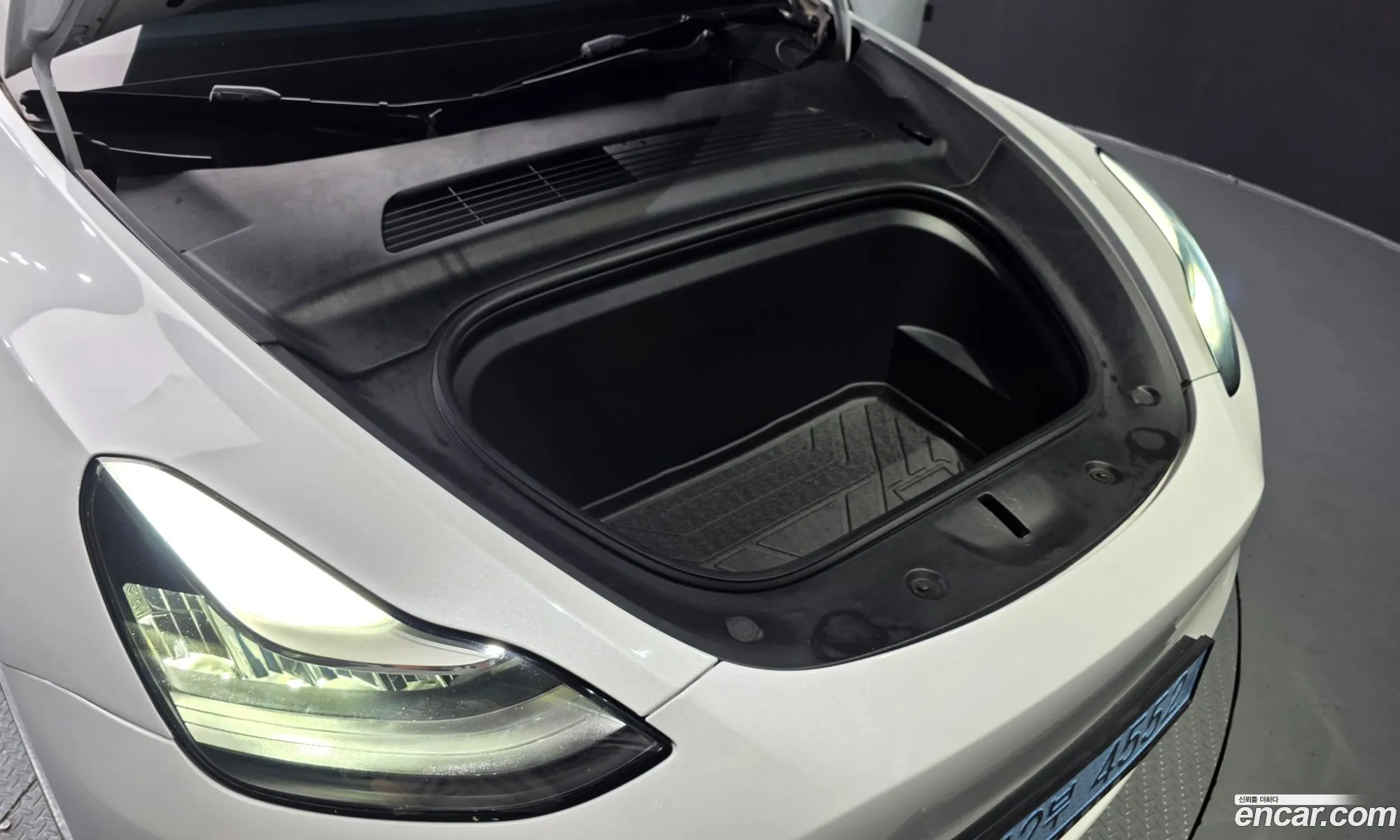 Tesla Model Y 2021 — 19
