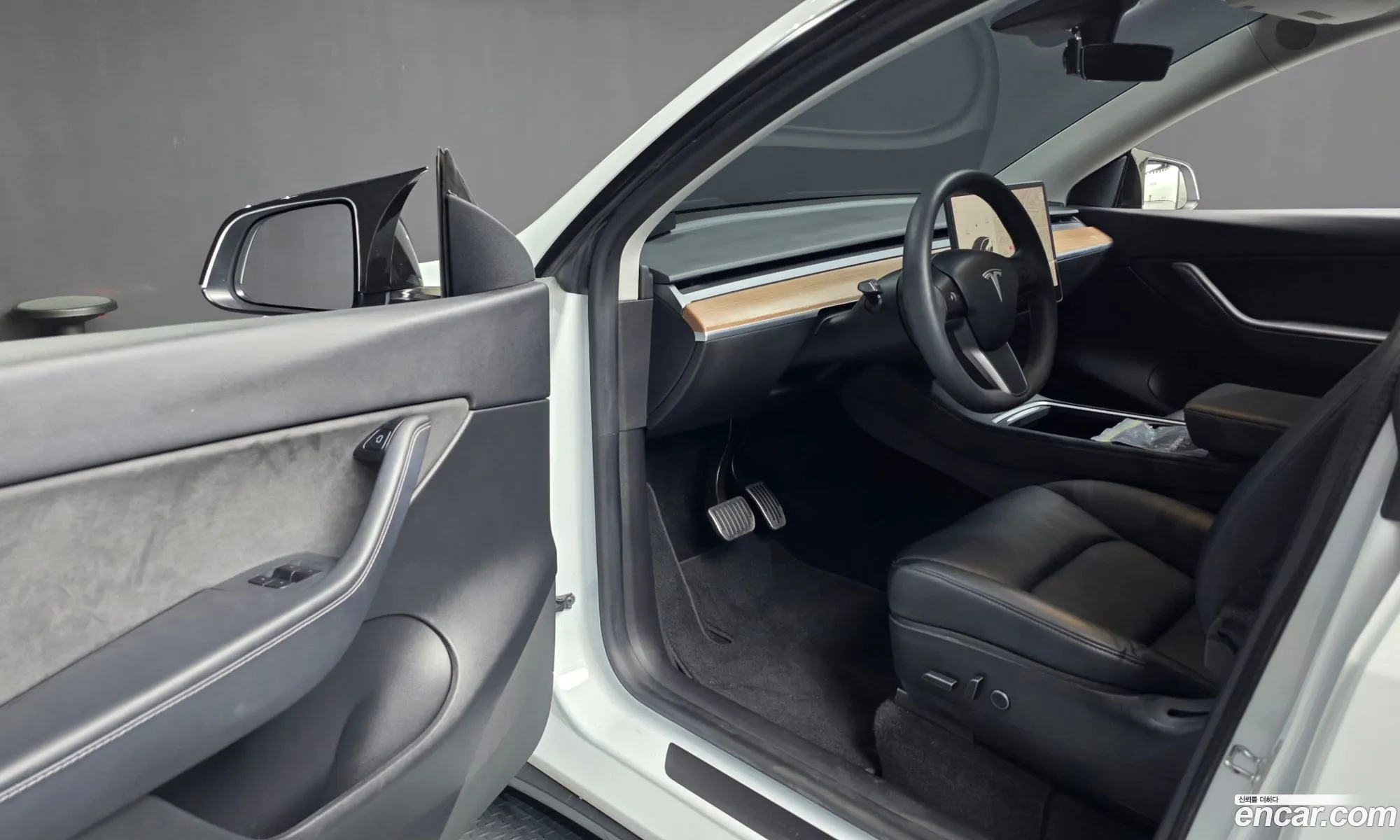 Tesla Model Y 2021 — 13