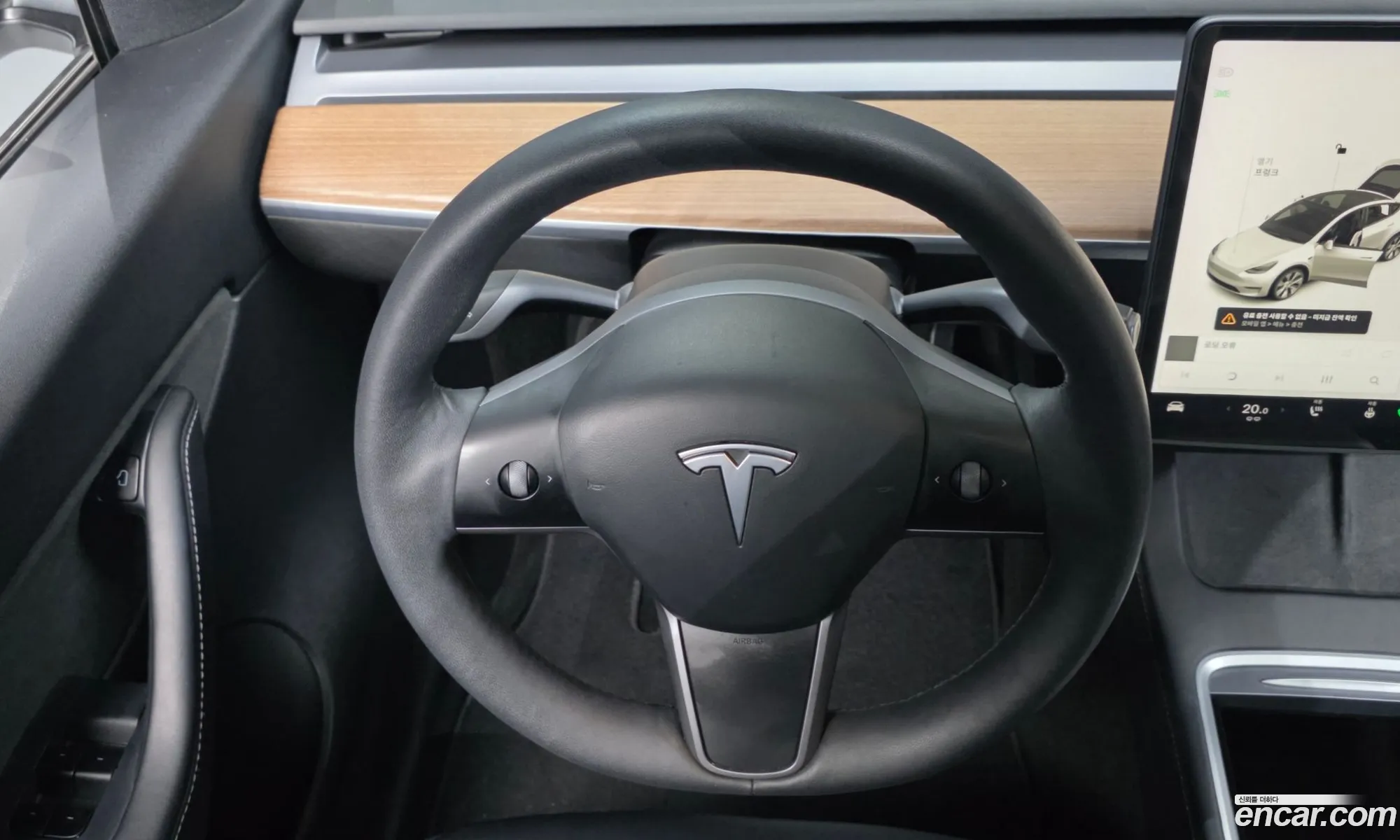 Tesla Model Y 2021 — 4
