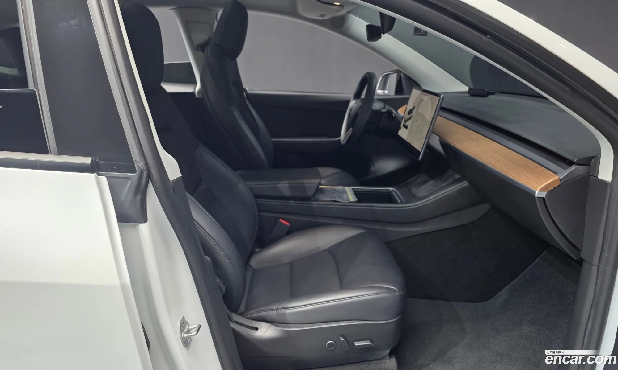 Tesla Model Y 2021 — 11