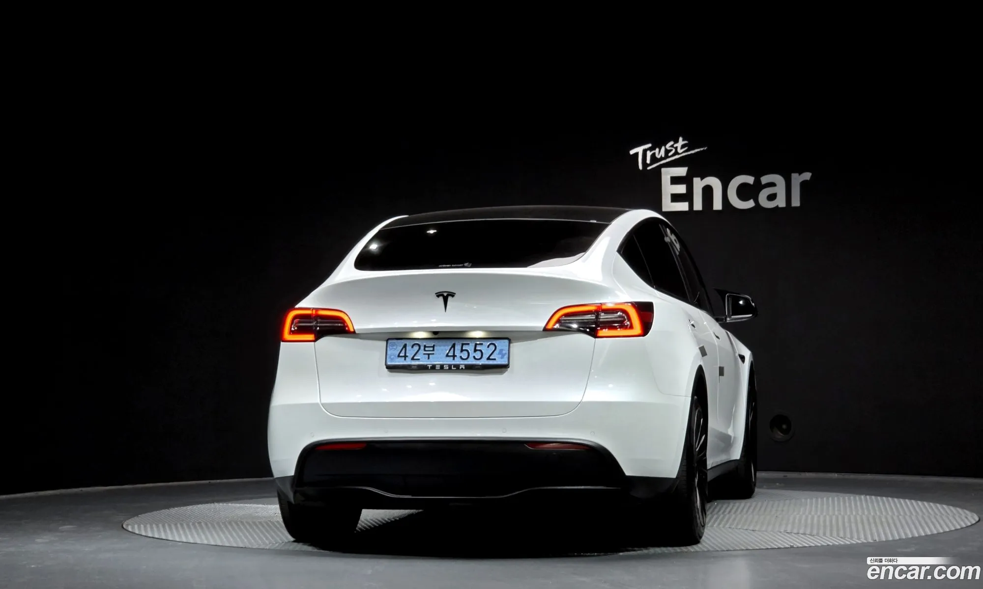 Tesla Model Y 2021 — 9