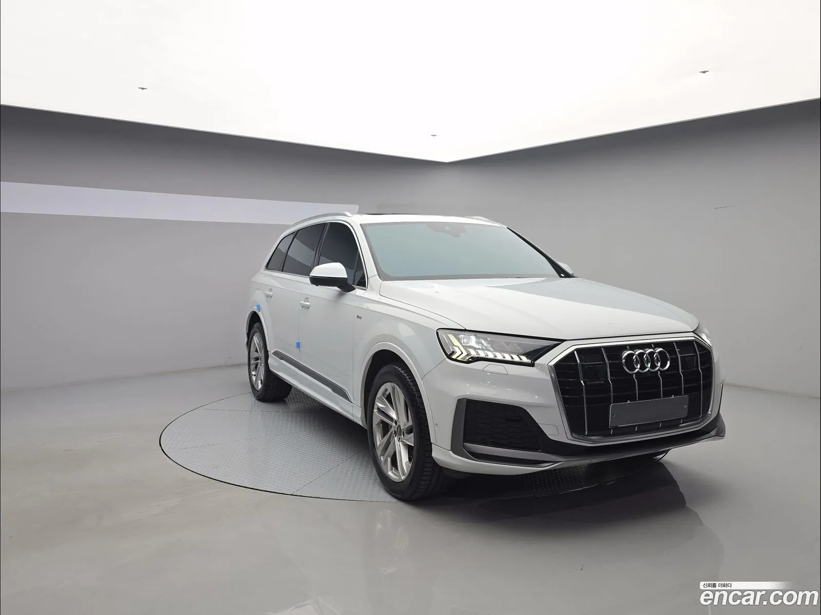Audi Q7 2021 — 13