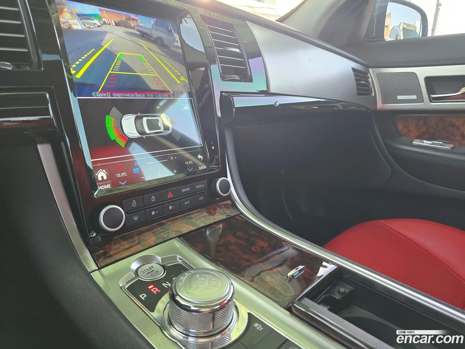 Jaguar XF 2012 — 18