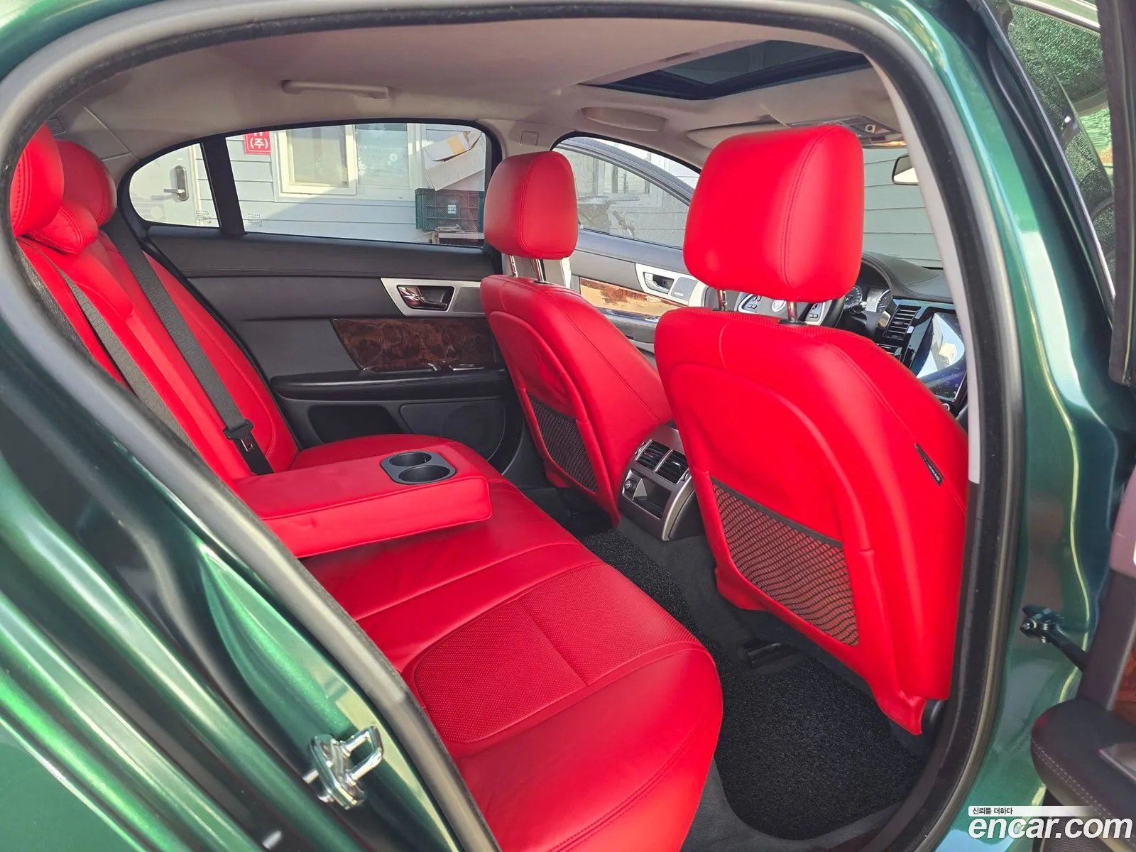 Jaguar XF 2012 — 13