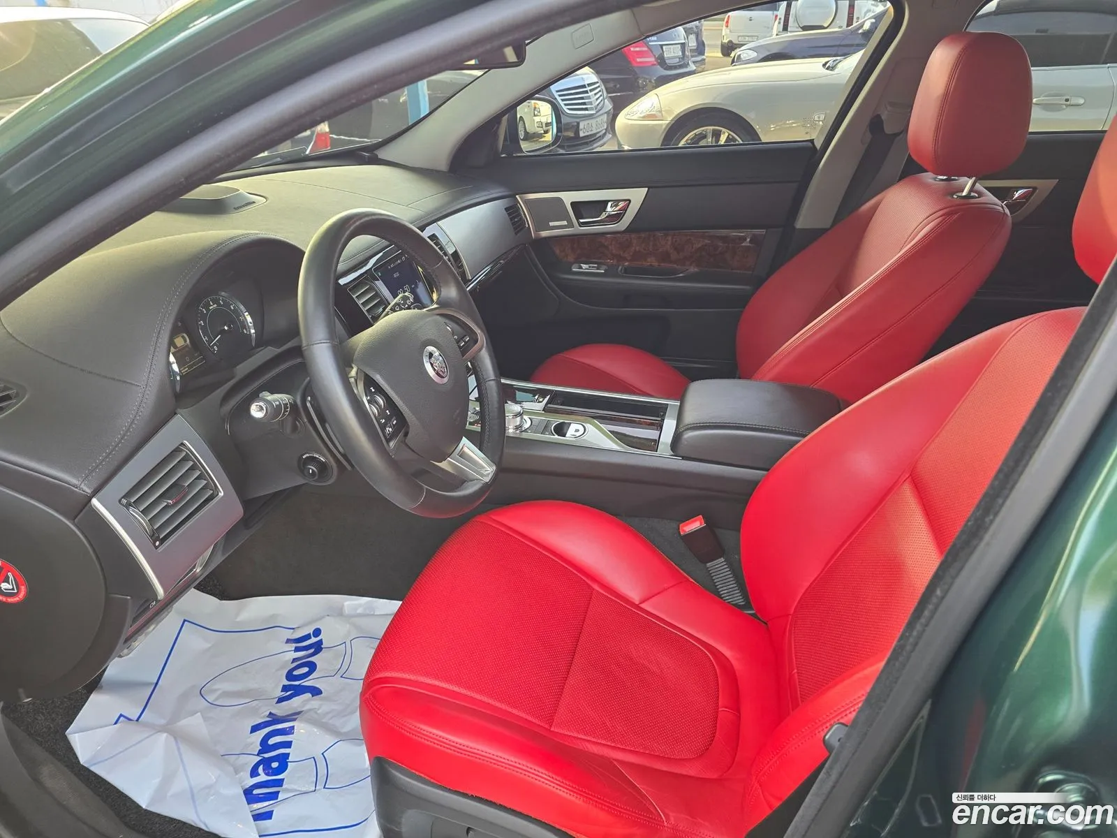 Jaguar XF 2012 — 14