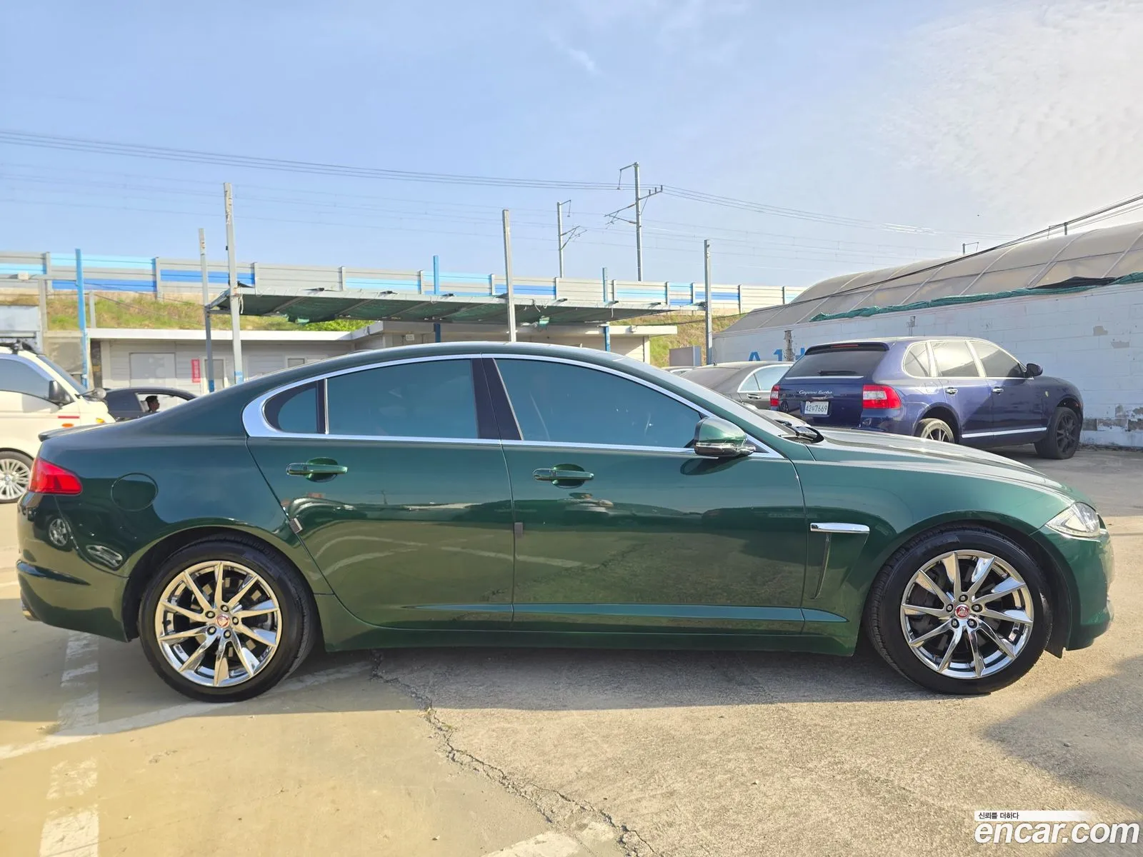 Jaguar XF 2012 — 11