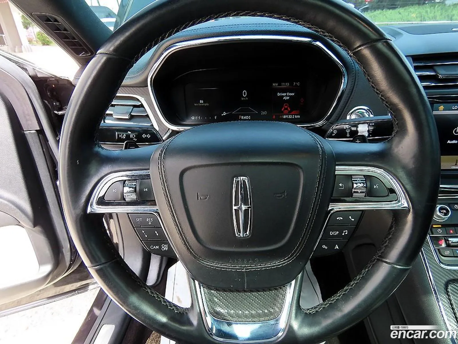 Lincoln Continental 10th Gen 2017 — 13