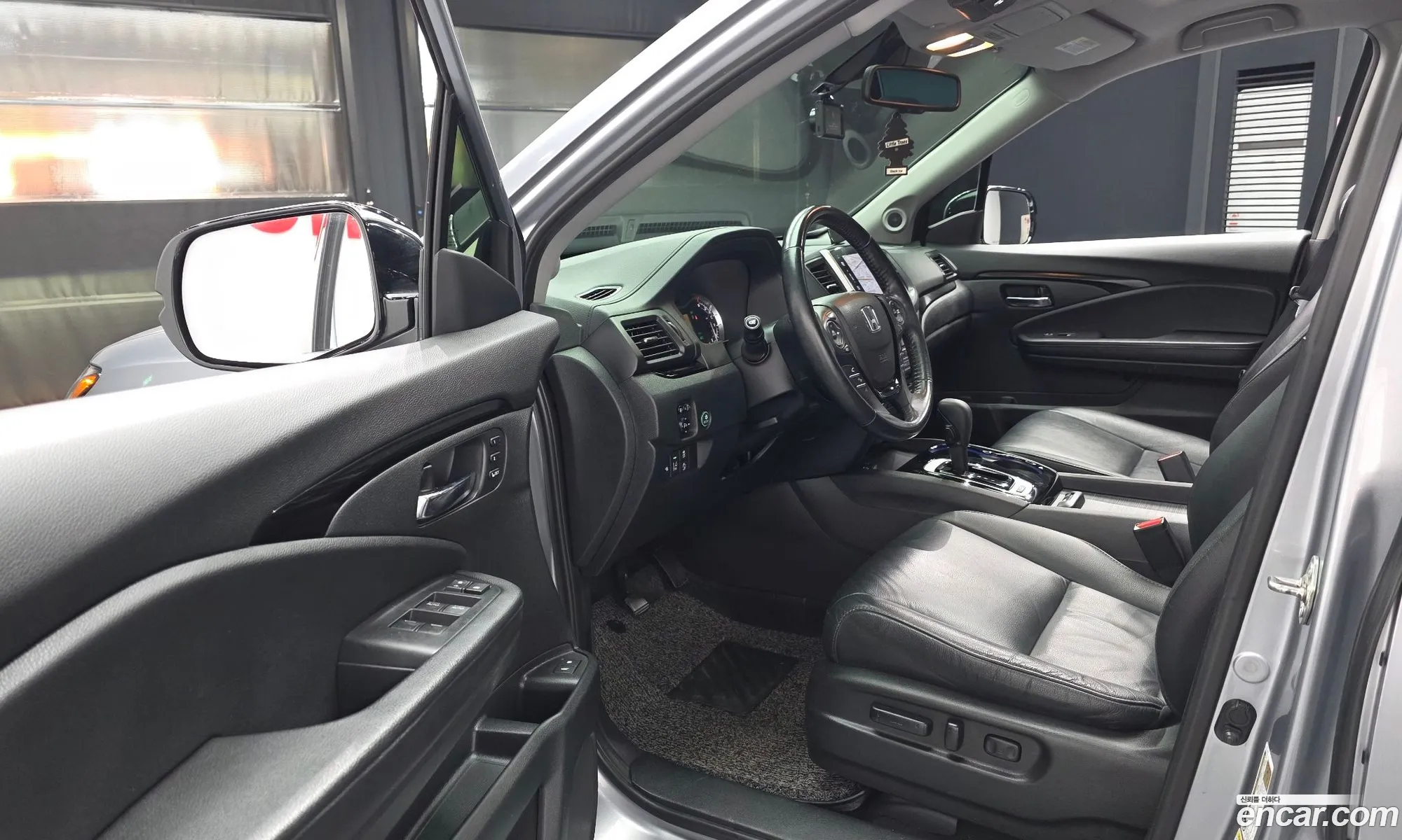 Honda Pilot 2016 5FNYF6850GB201792 — 19
