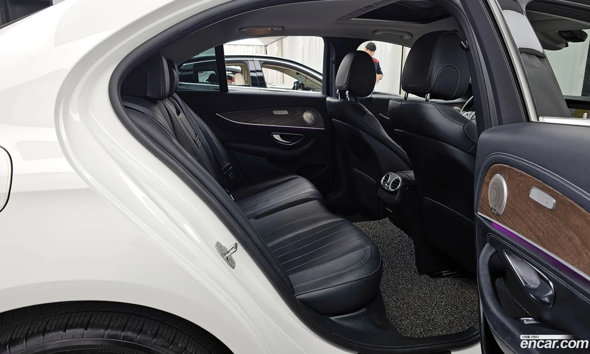 Mercedes-Benz E-Class W213 2018 WDDZF0FB5JA363121 — 34