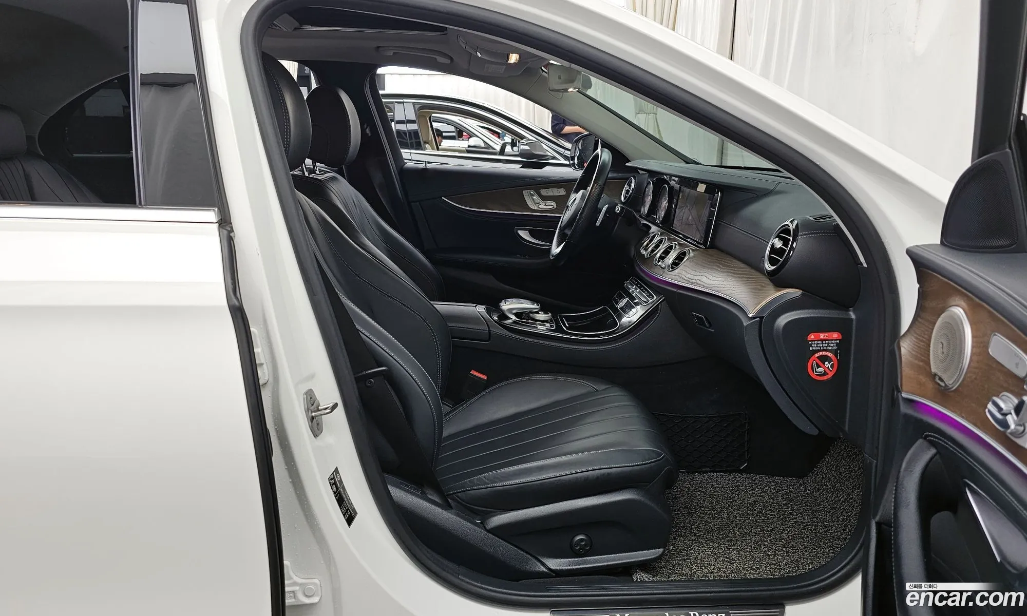 Mercedes-Benz E-Class W213 2018 WDDZF0FB5JA363121 — 33