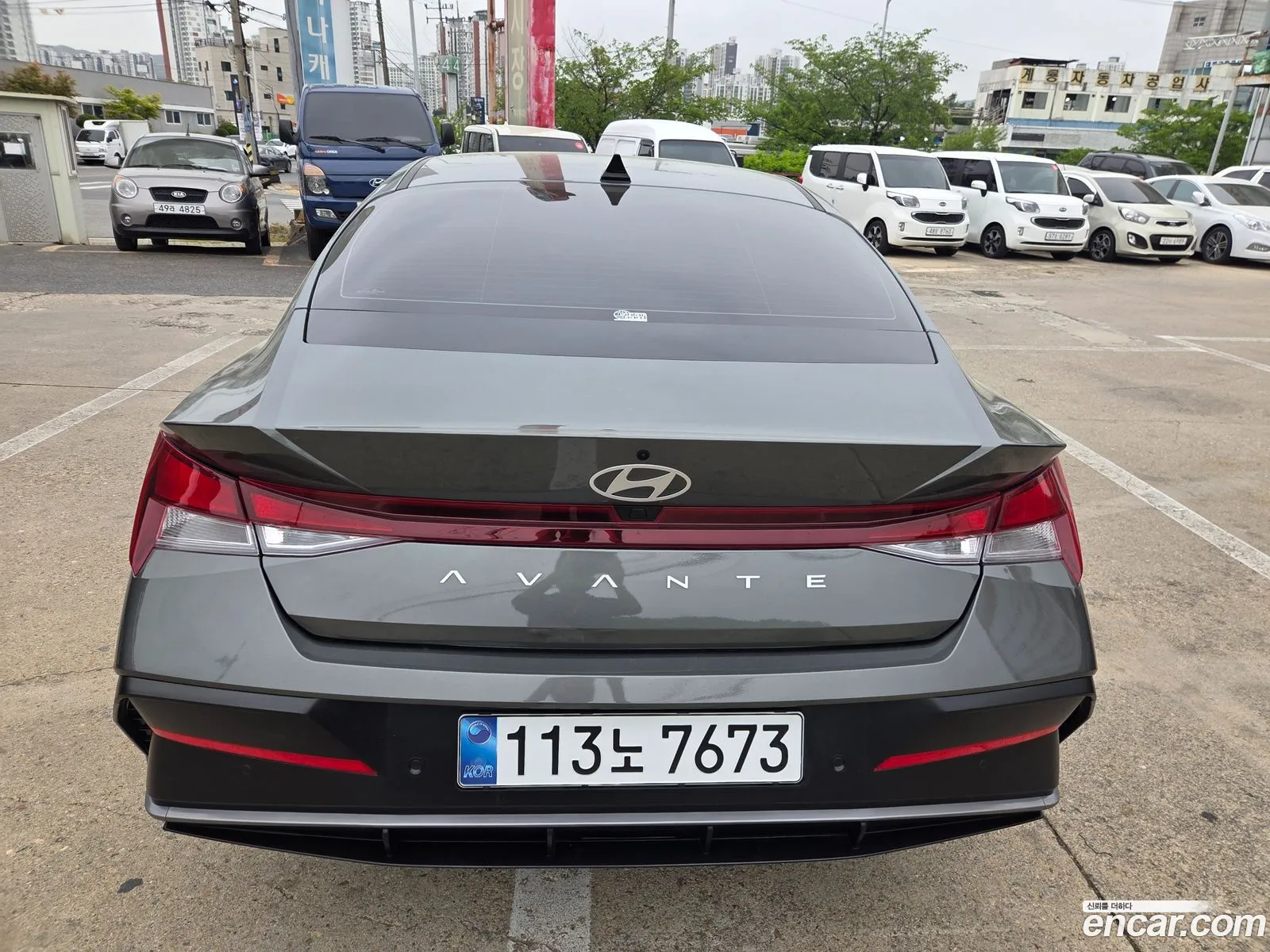 Hyundai Elantra 2025 — 12