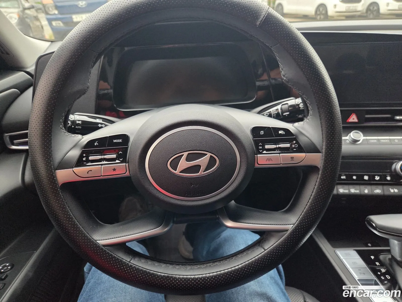 Hyundai Elantra 2025 — 14