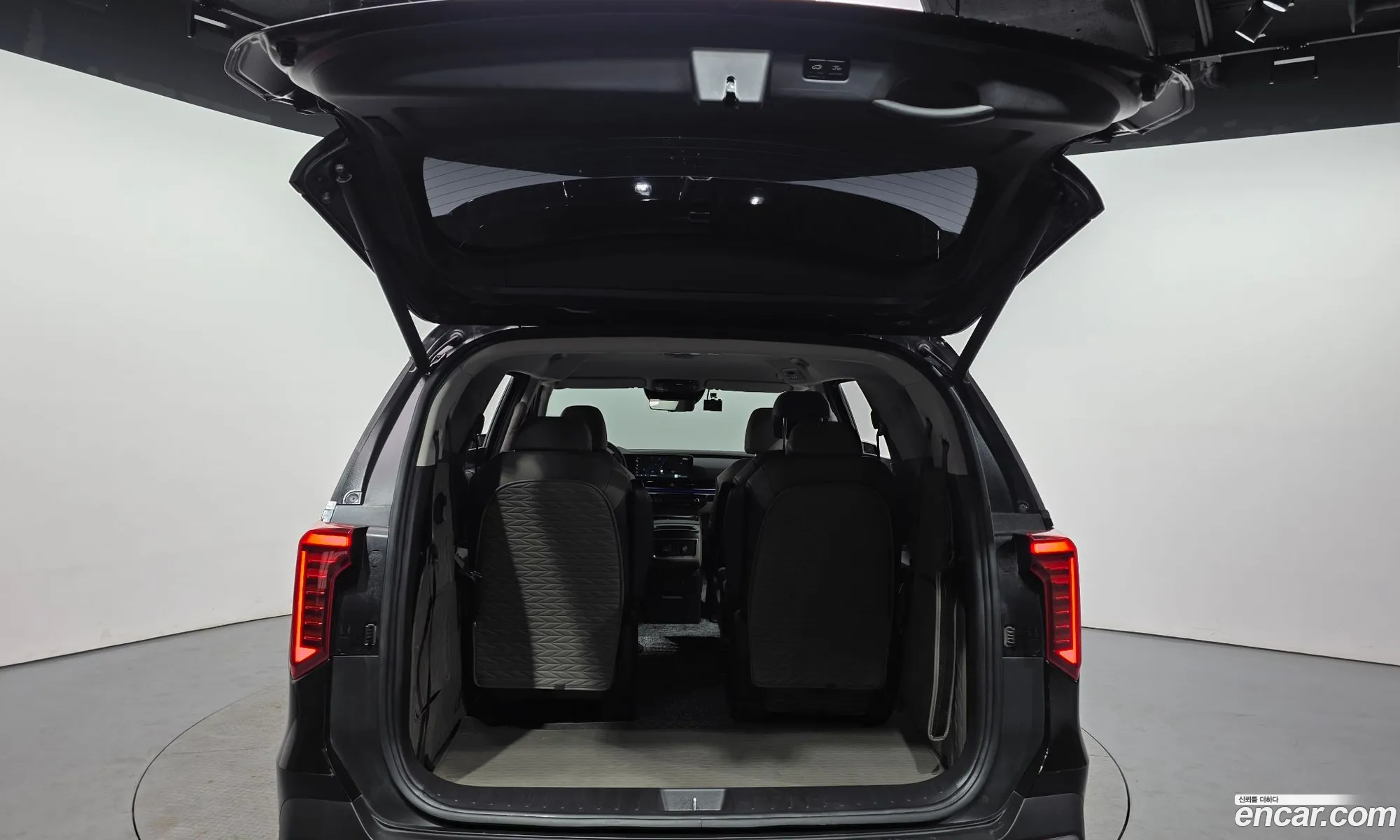 Kia Carnival 2024 — 30
