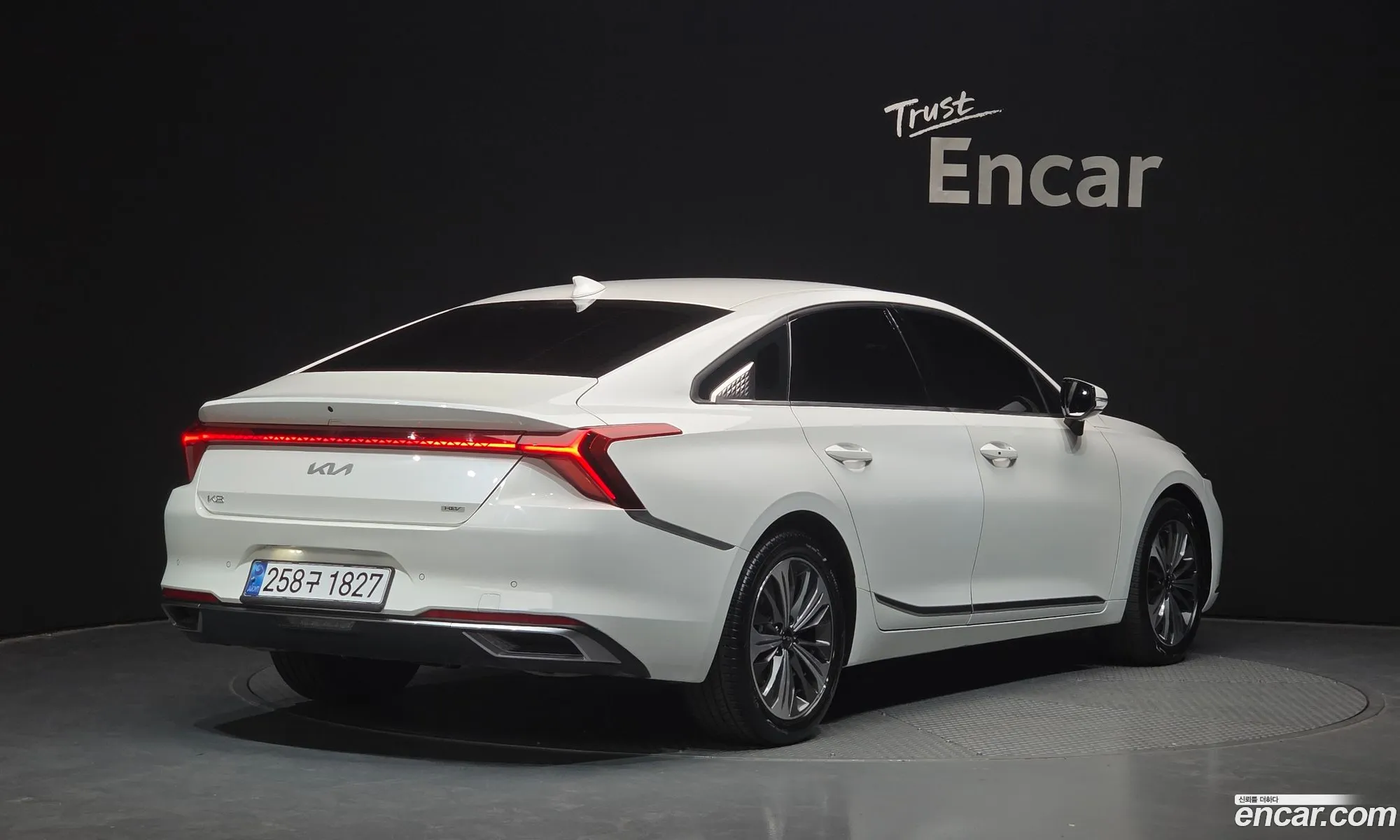 Kia K8 Hybrid 2022 — 9