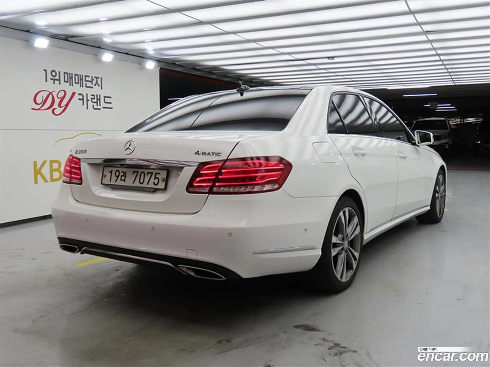 Mercedes-Benz E-Class W212 2014 — 9