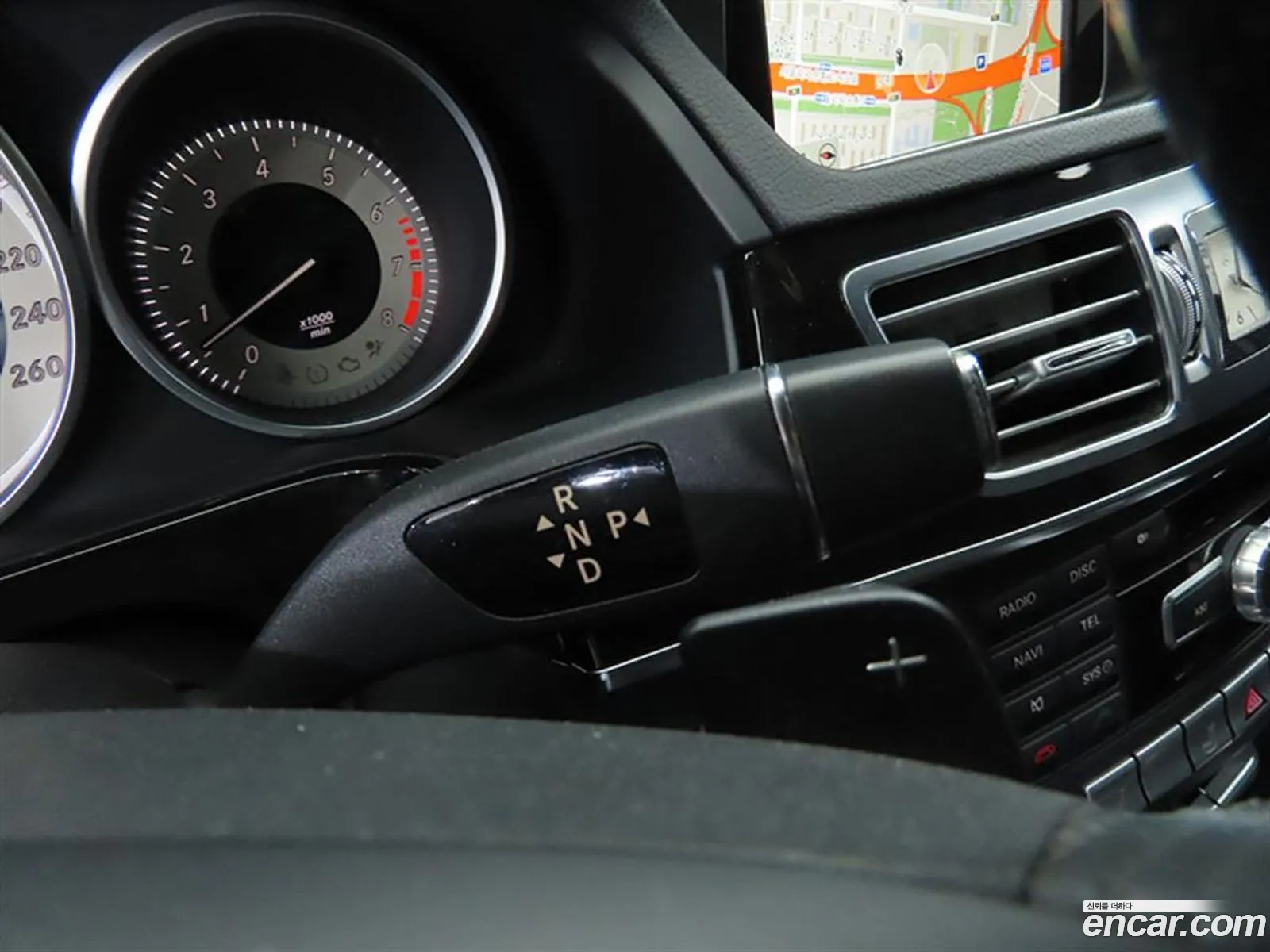 Mercedes-Benz E-Class W212 2014 — 12