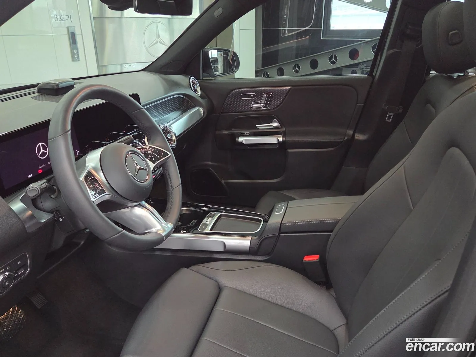 Mercedes-Benz EQB X243 2025 — 2