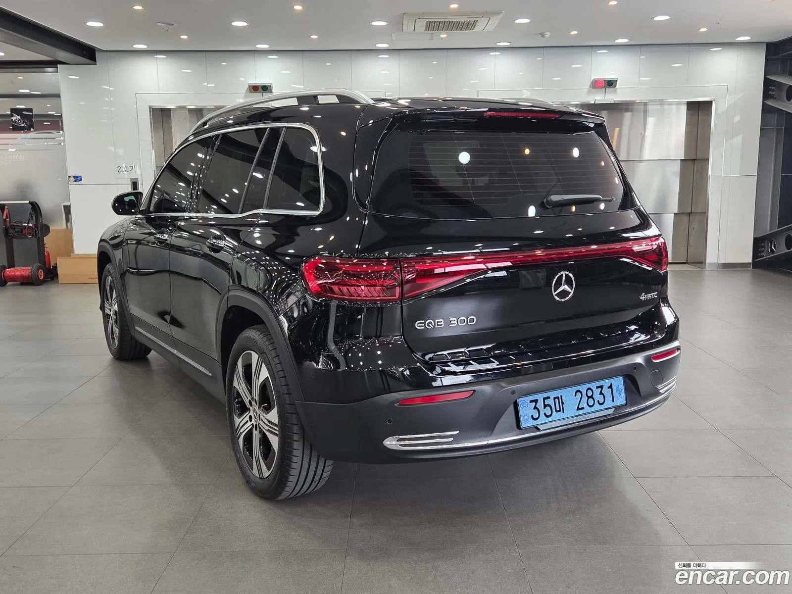 Mercedes-Benz EQB X243 2025 — 17