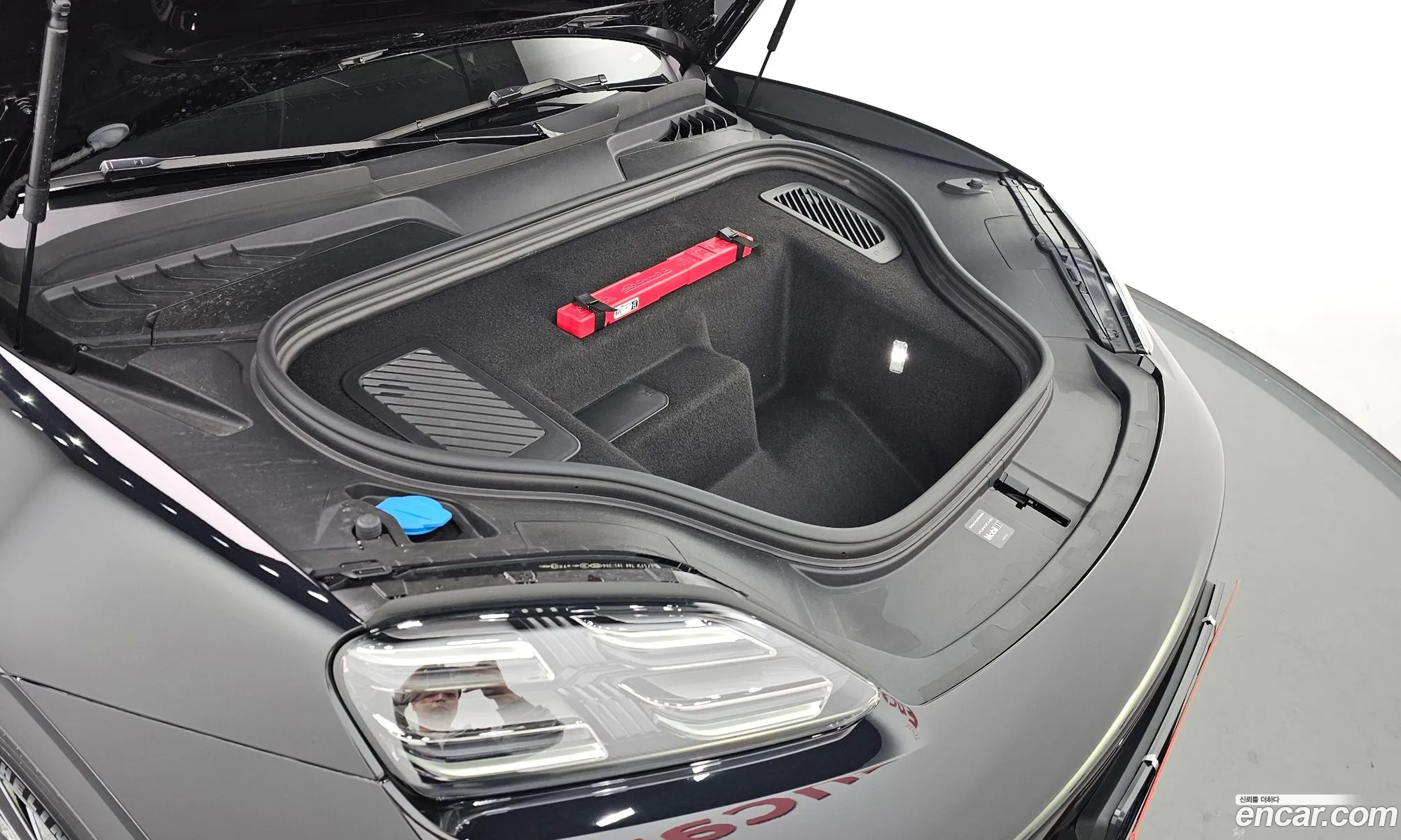 Porsche Macan EV 2025 WP1AA2XA5SL003078 — 4