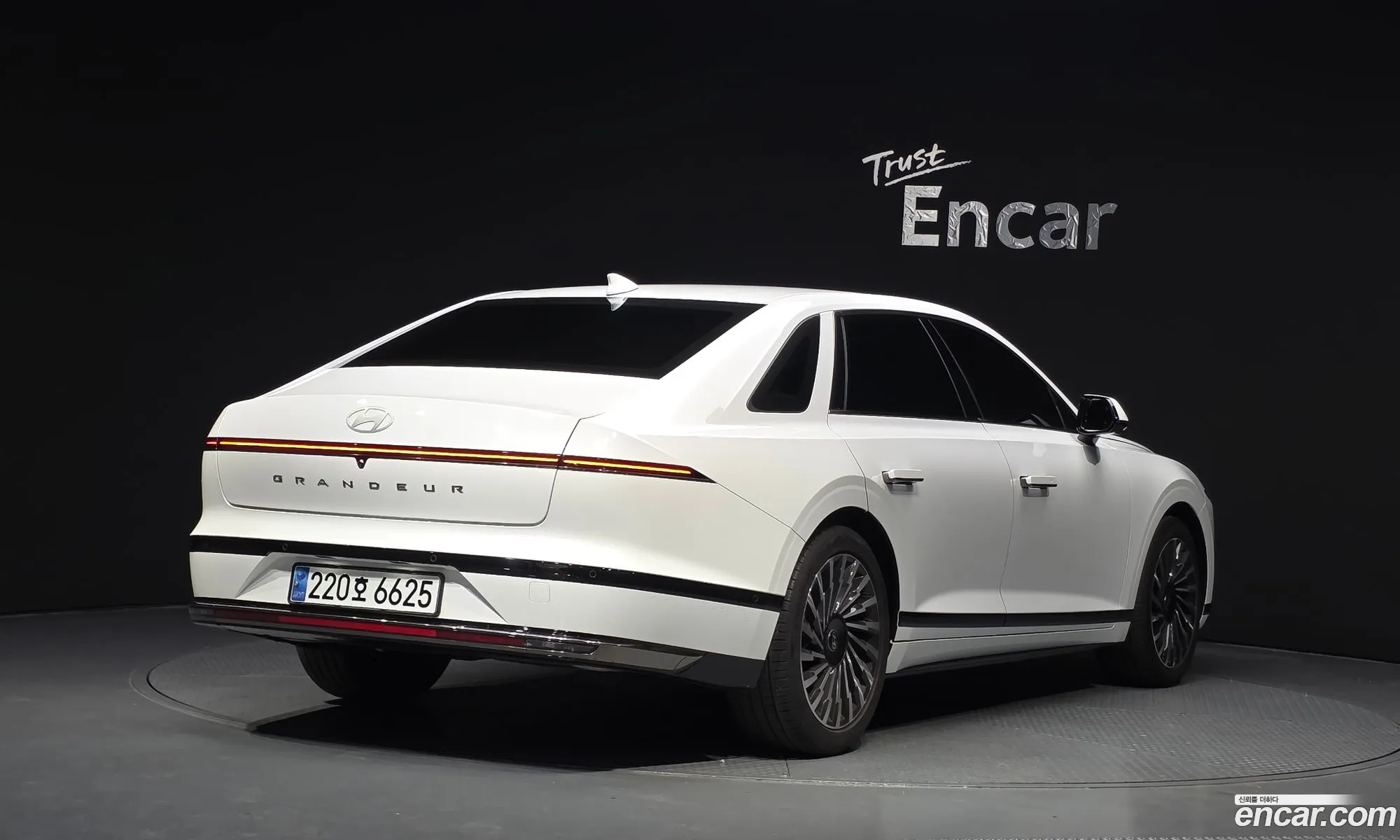 Hyundai Grandeur 2023 — 12