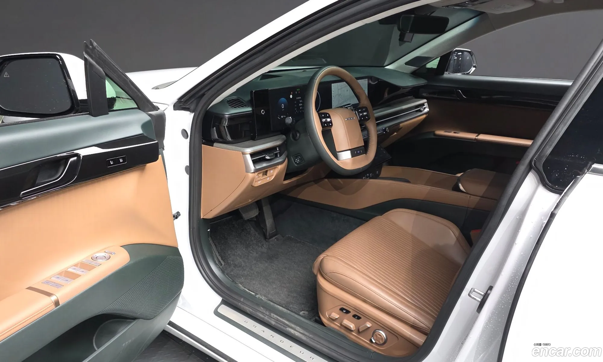 Hyundai Grandeur 2023 — 17