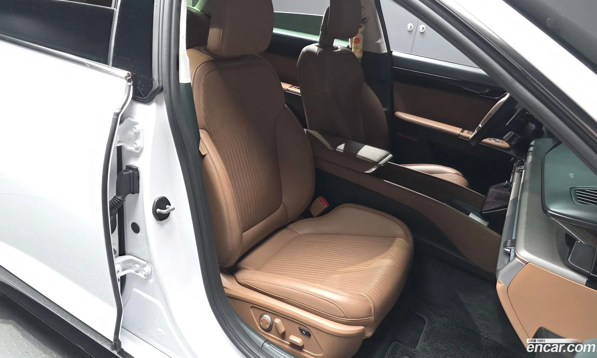 Hyundai Grandeur 2023 — 32