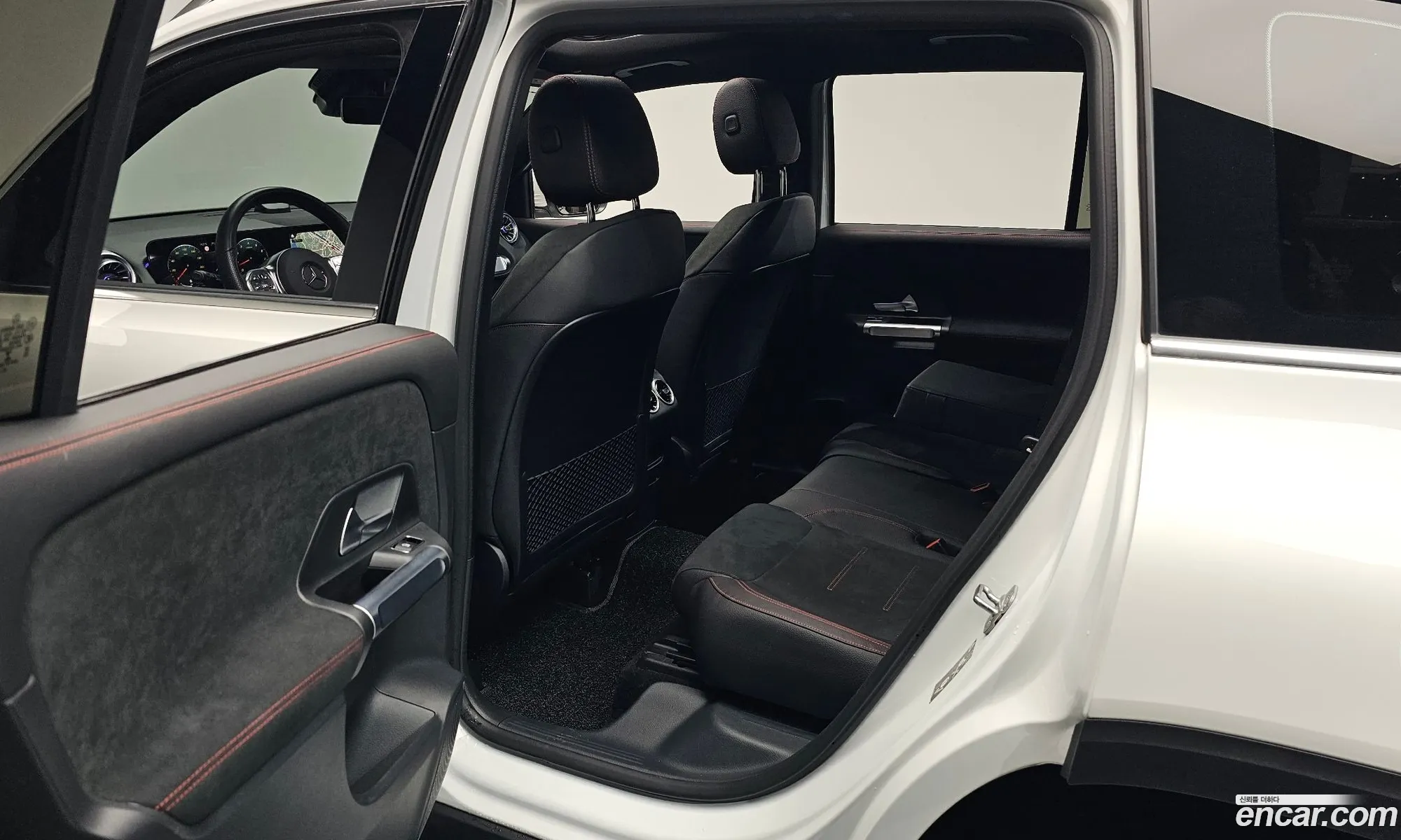 Mercedes-Benz GLB-Class X247 2023 — 13