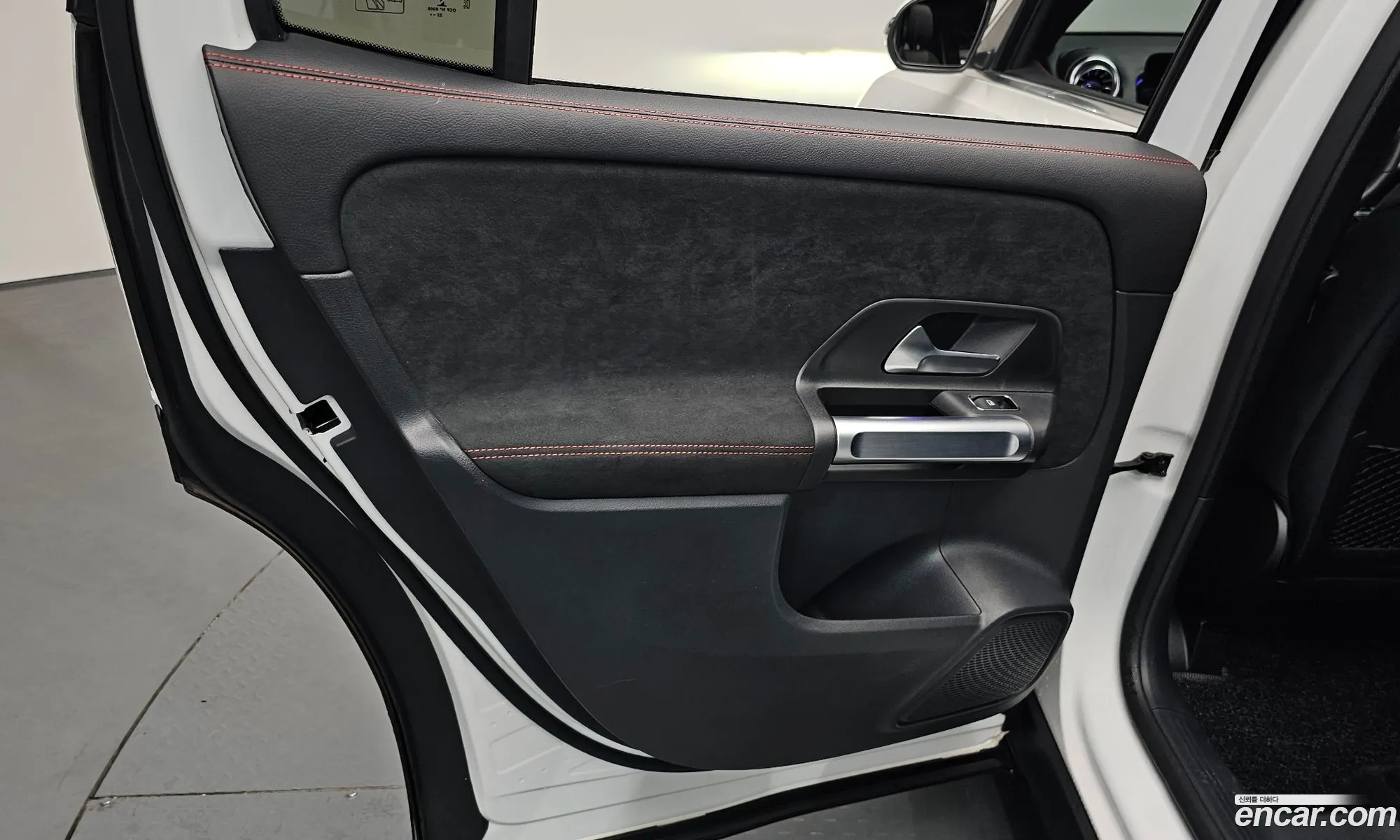 Mercedes-Benz GLB-Class X247 2023 — 19