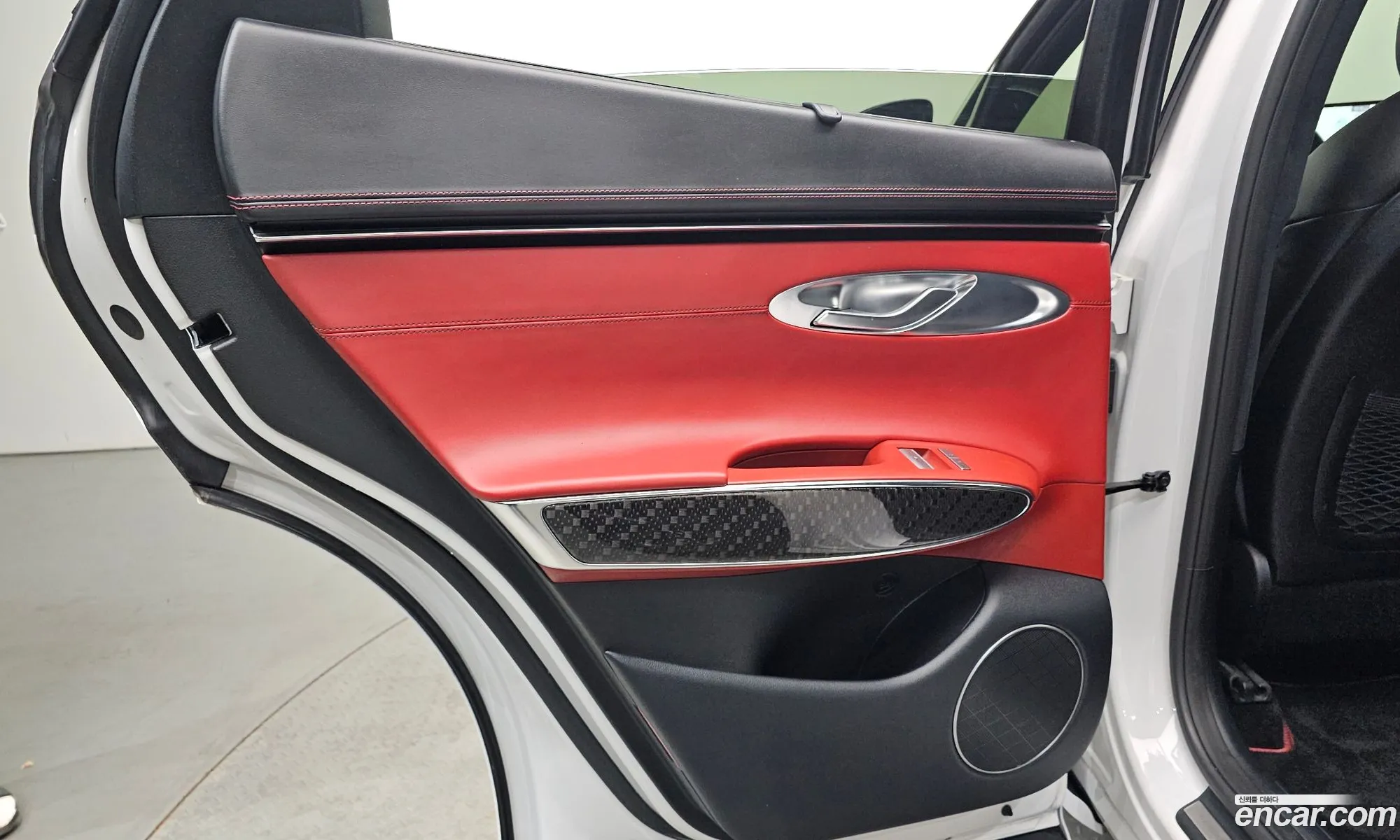 Genesis GV70 2022 — 17