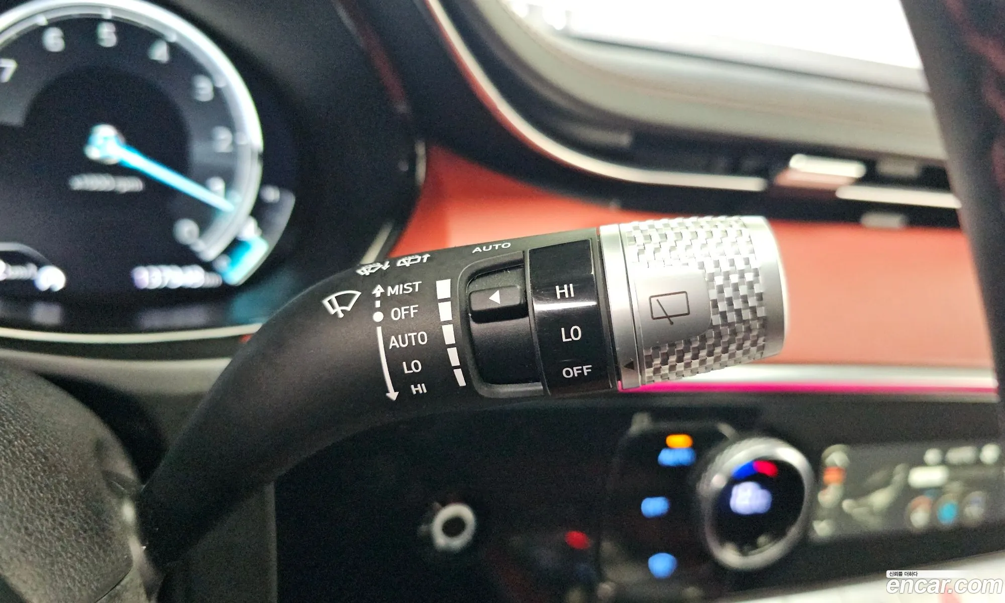 Genesis GV70 2022 — 23