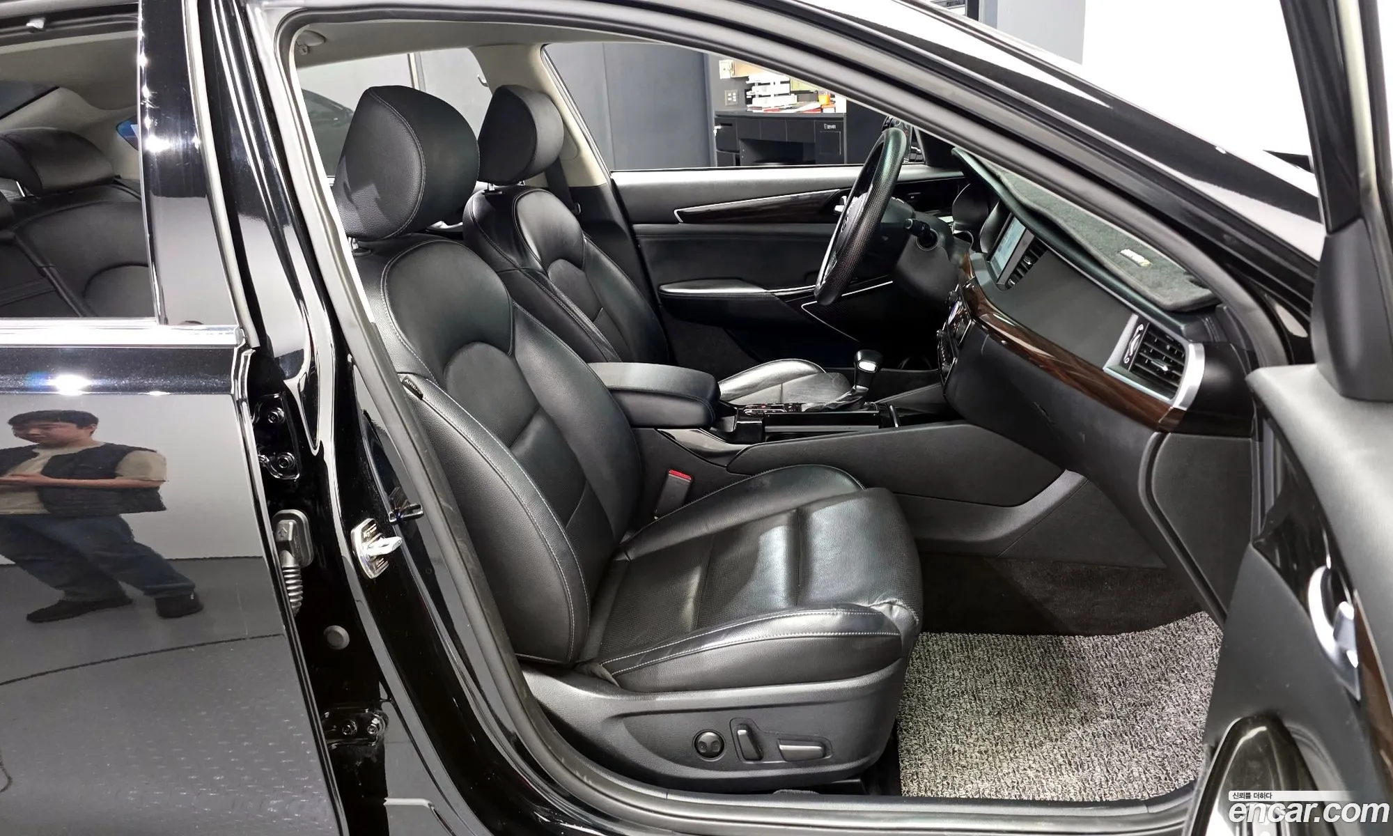 Kia K7 2019 — 22