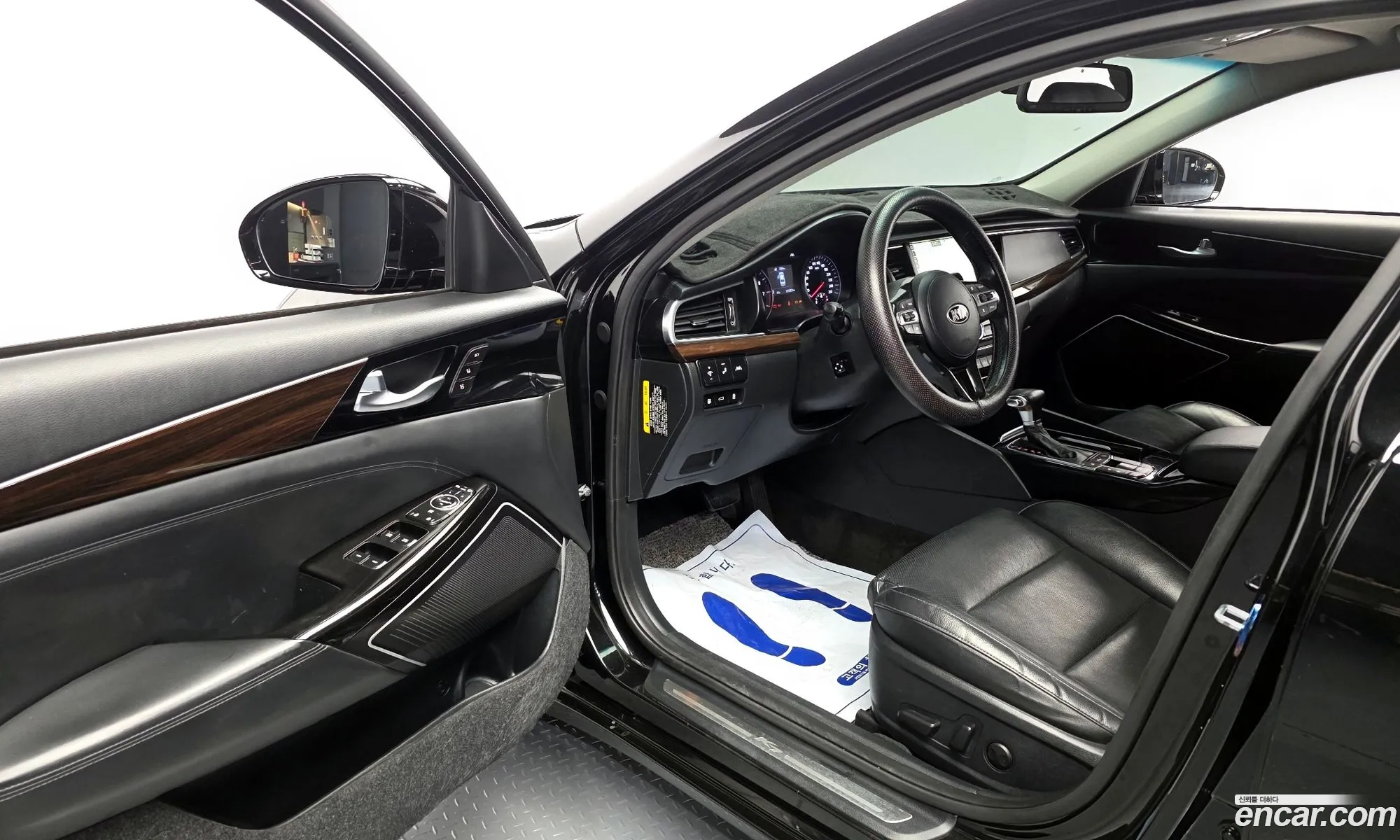 Kia K7 2019 — 28