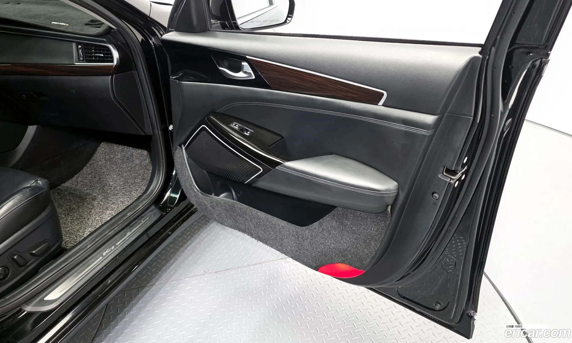Kia K7 2019 — 18