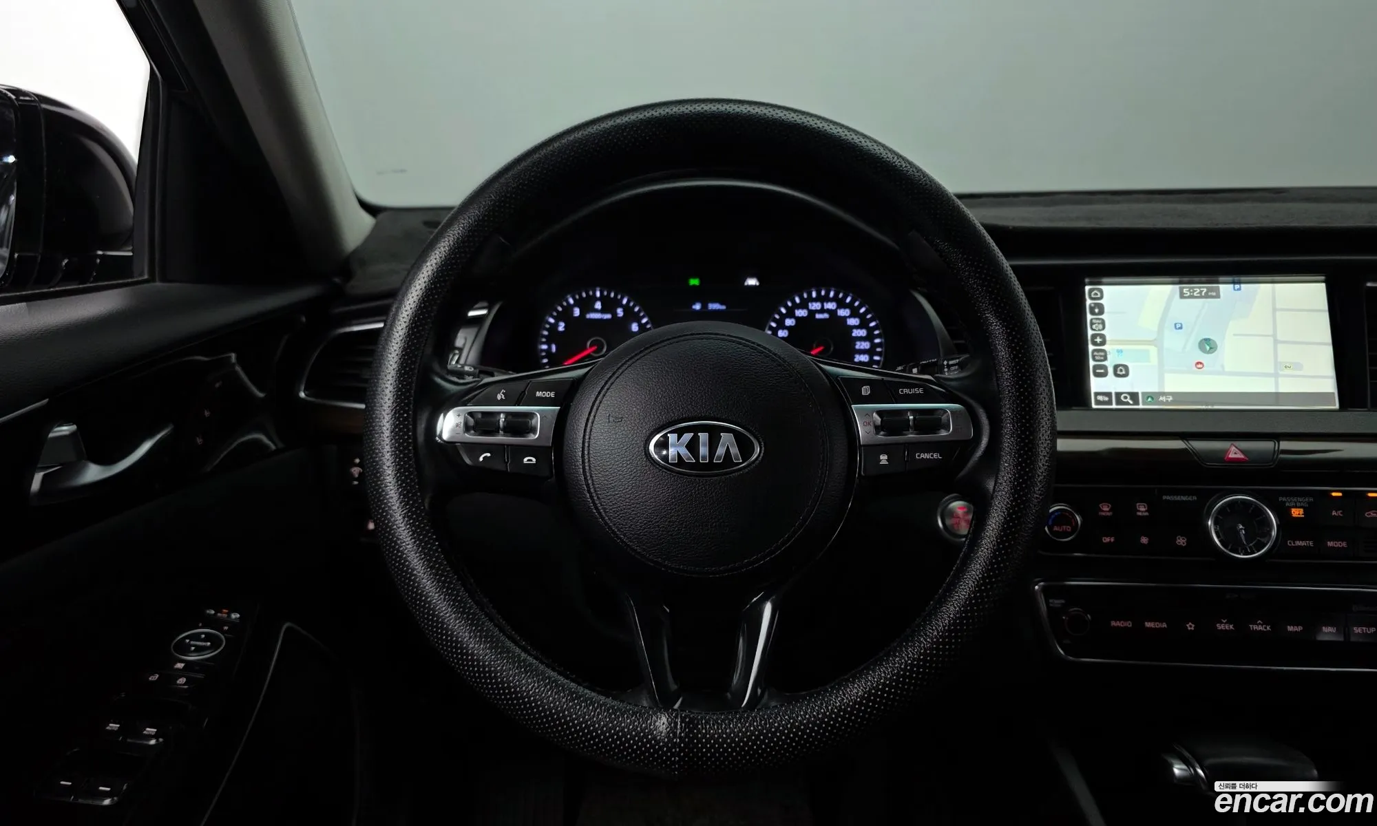 Kia K7 2019 — 25