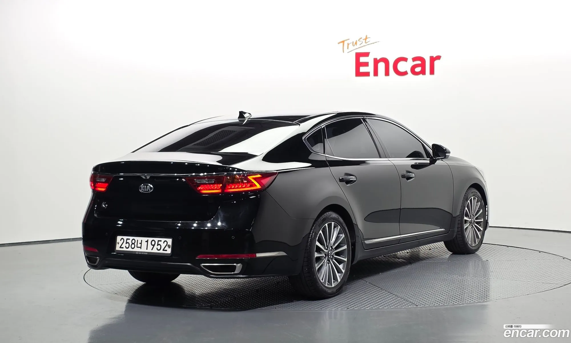 Kia K7 2019 — 26