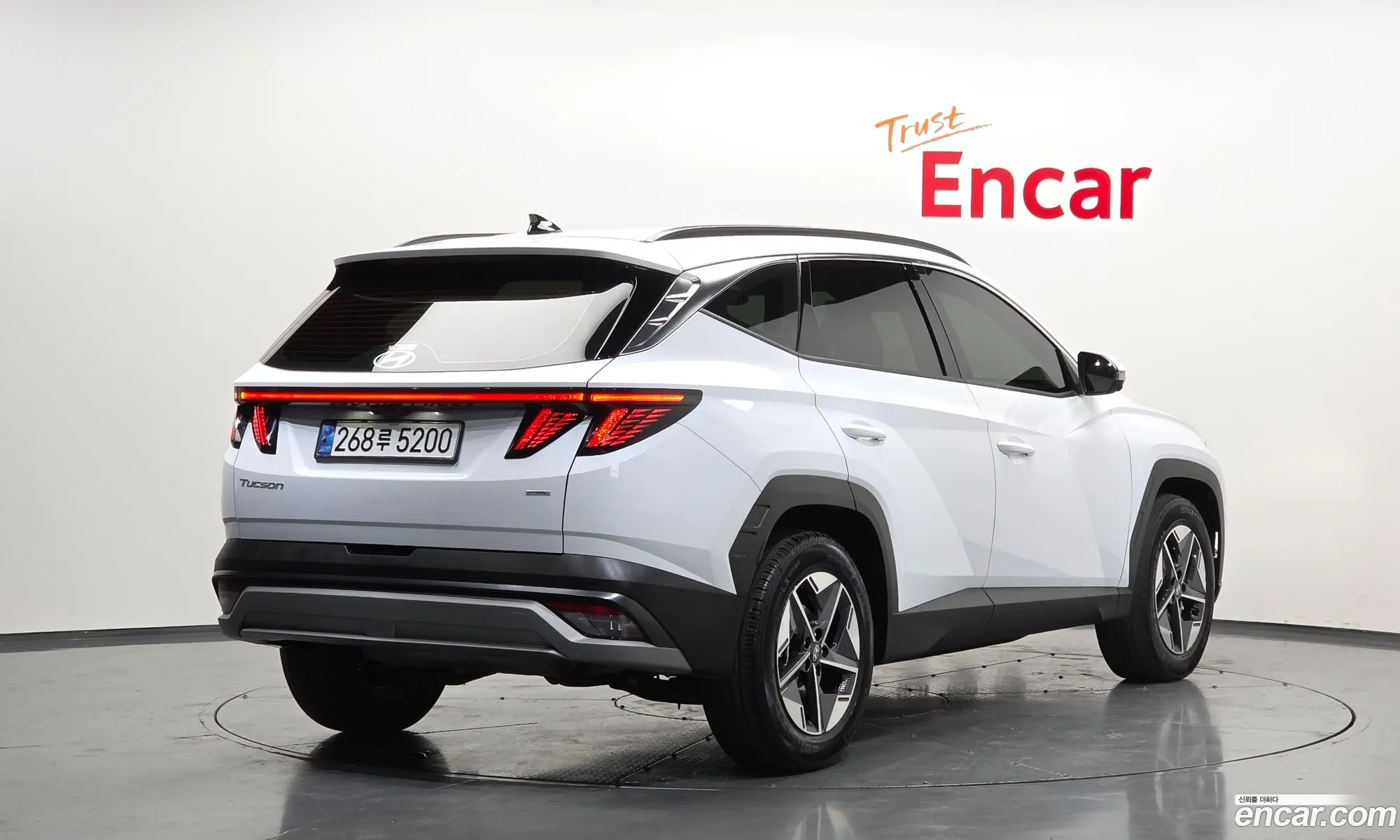 Hyundai Tucson Hybrid 2025 — 3