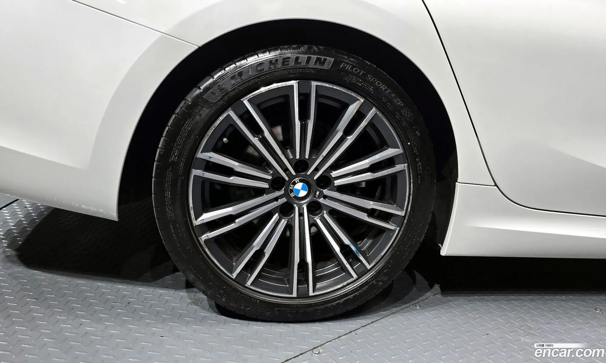 BMW 3 Series 2021 — 16