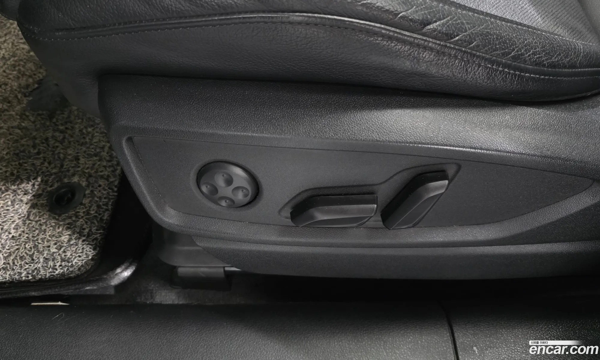 Audi Q5 2020 WAUZZZFY5L2086281 — 4
